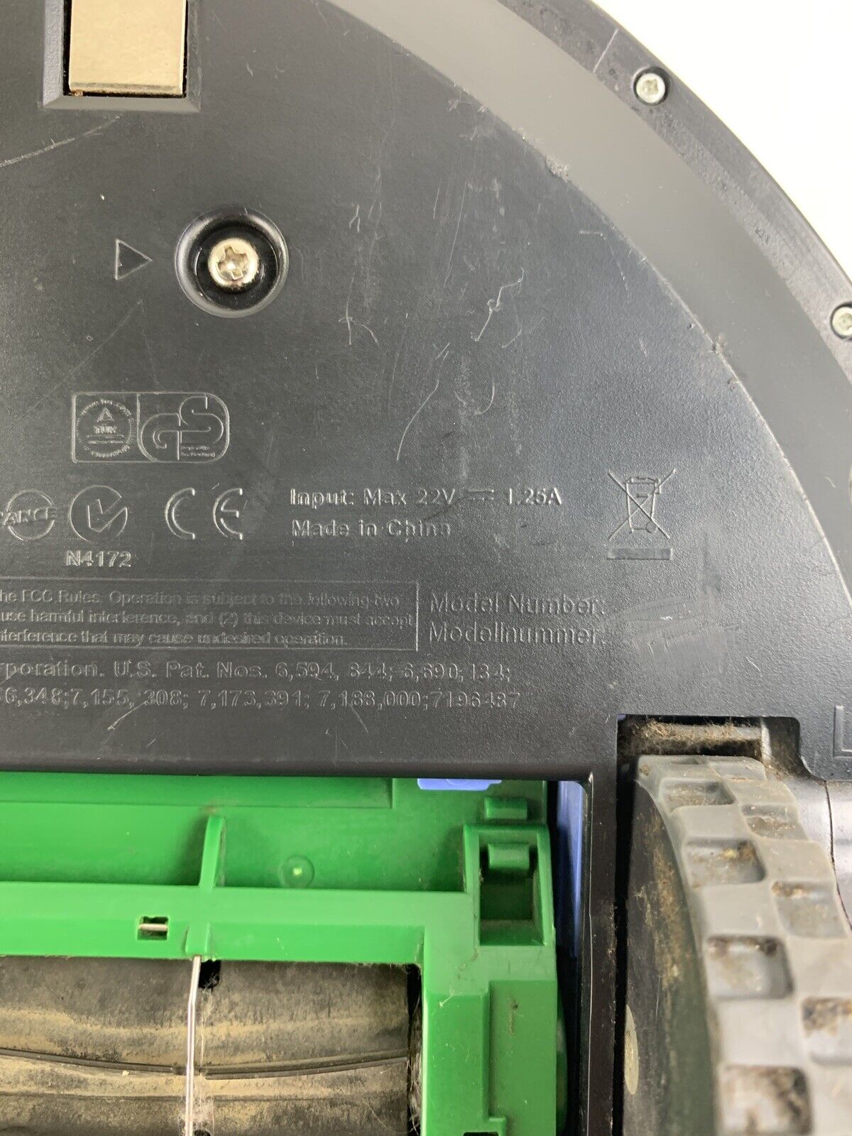 iRobot Roomba 560 Electric Vacuum Cleaner For Parts and Repair