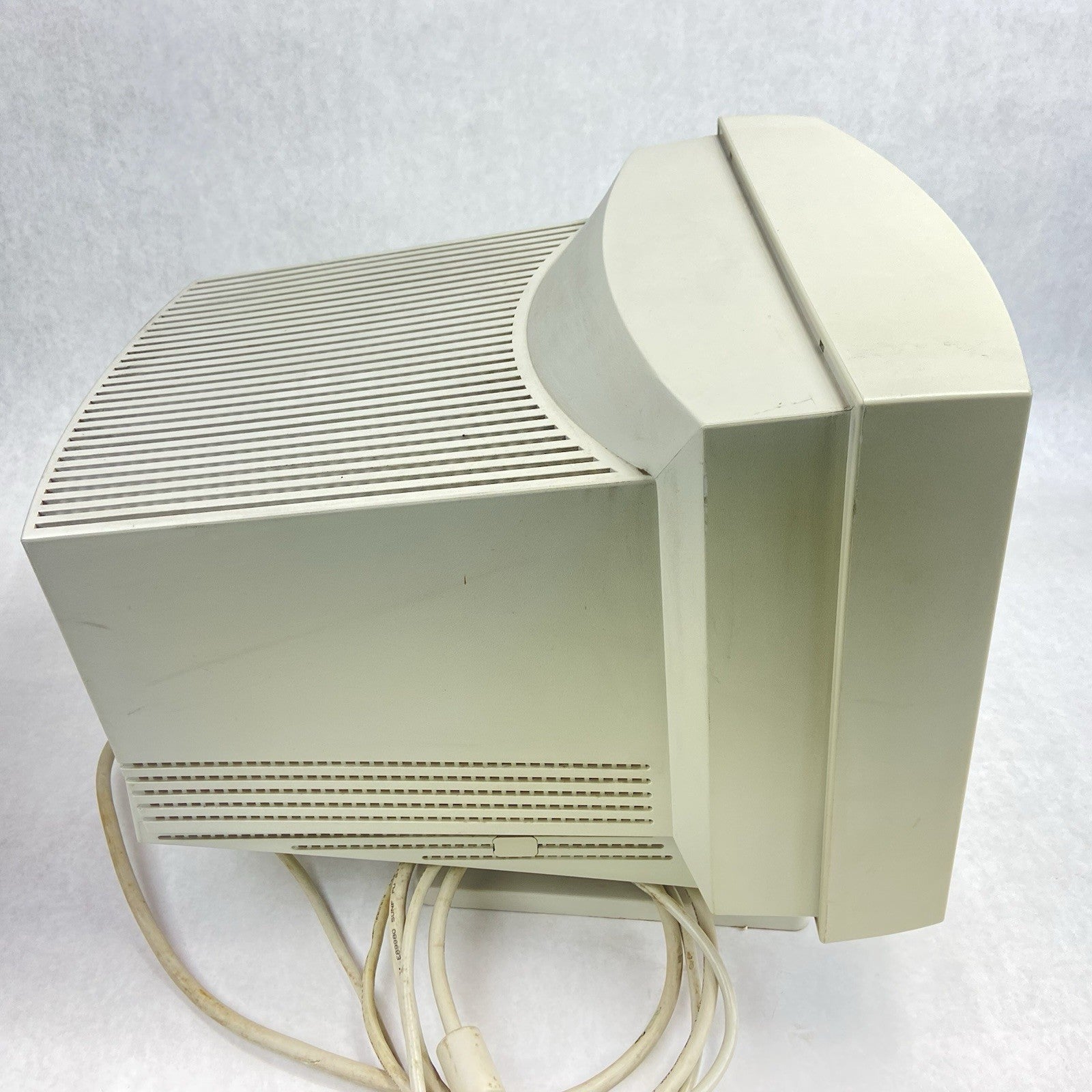 Sony Trinitron Color Monitor CPD-1425 Vintage Gaming CRT Display