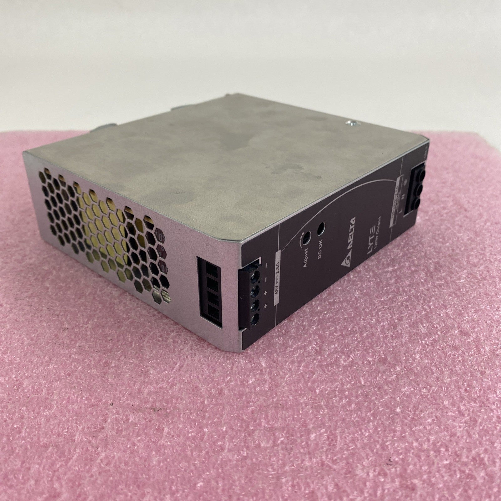 Delta DRL-48V120W1AA Switching Power Supply2