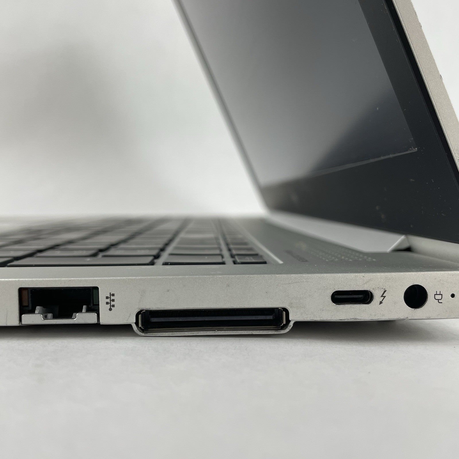 HP EliteBook 850 G6 15.6" i5-8365U 1.60 GHz 8 GB RAM No SSD/OS/AC - Bottom Latch7