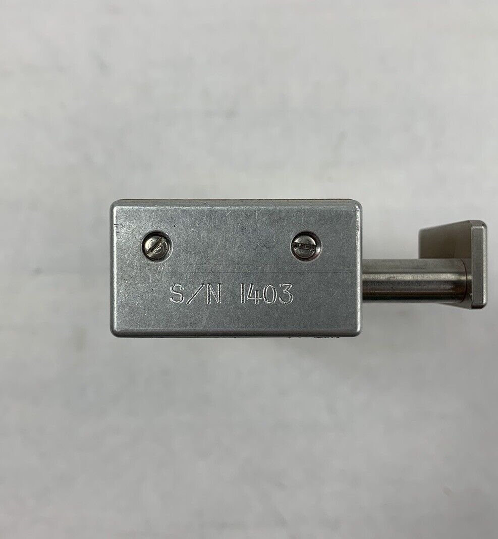 CSI Shuttle Fiber Solutions Apparatus for Cleaving Optical Fiber 4445632