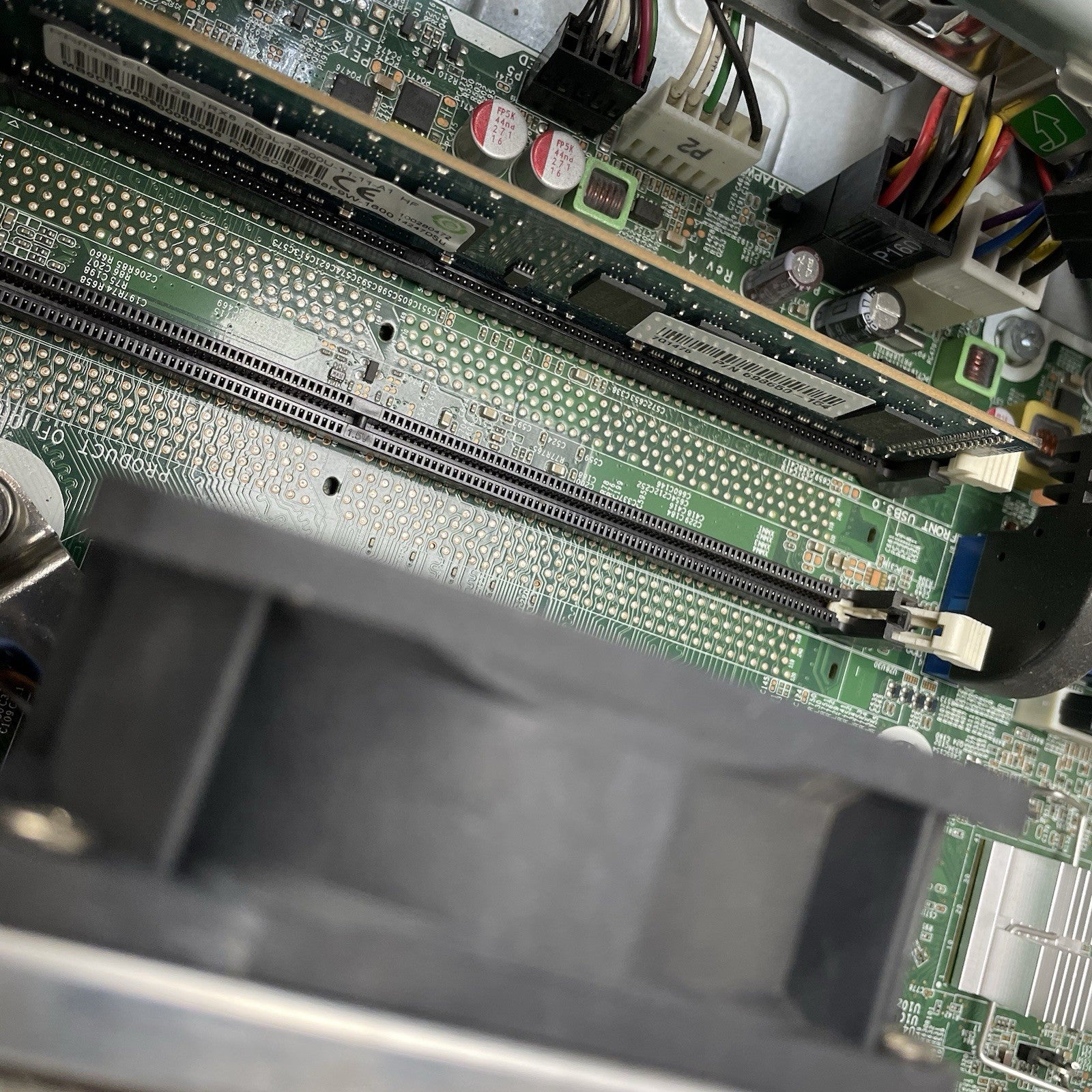 HP ProDesk 400 G1 SFF i3-4130 3.40 GHz 4 GB RAM No HDD No OS