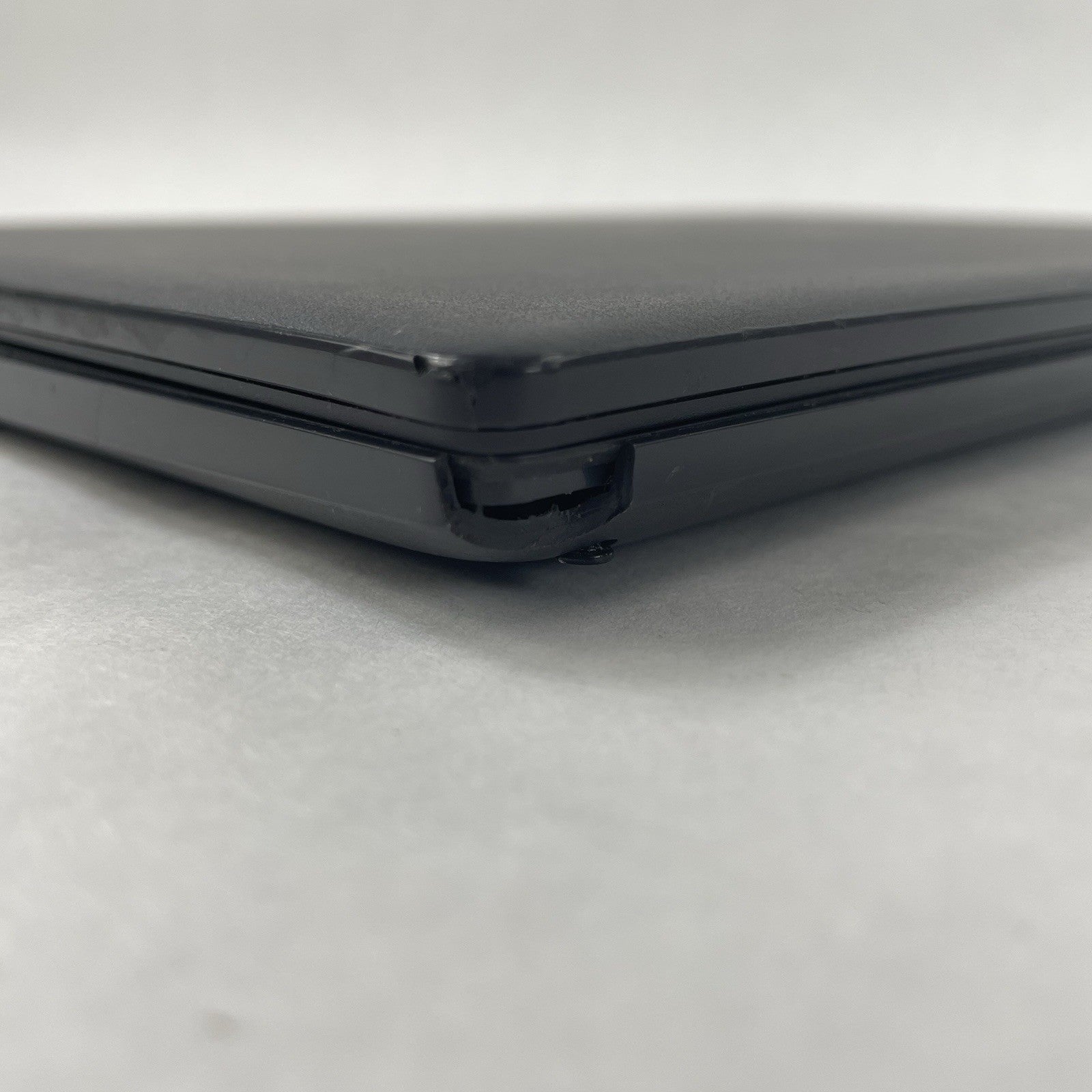 Dell Latitude 3510 15.6" i7-10510U 1.80 GHz 8 GB RAM No SSD/OS/AC - Bad Corner13
