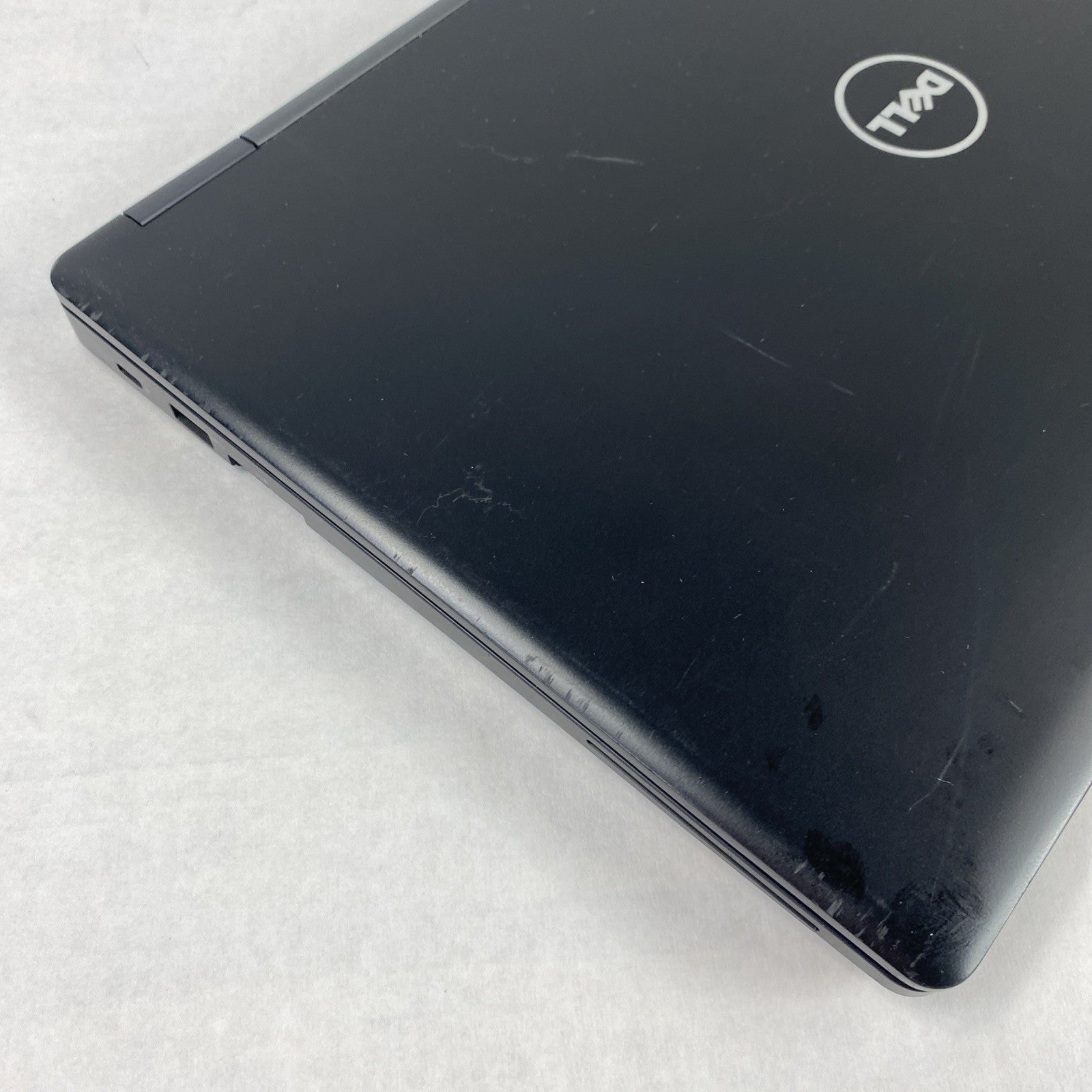 Dell Latitude 5580 Core i5-7300U 2.60 GHz 8 GB RAM 15.6" No Battery No HDD No OS