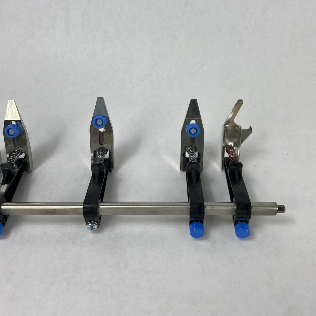 Pitney Bowers DI900 Inserter Open Envelops Finger4
