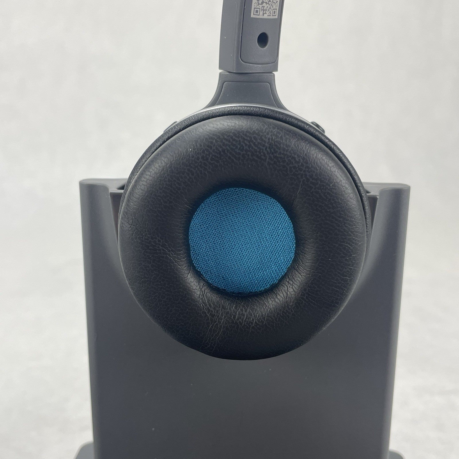 Cisco 562 CP-HS-WL-562-S-US V09 Wireless Dual Headset w/Standard Base Station4