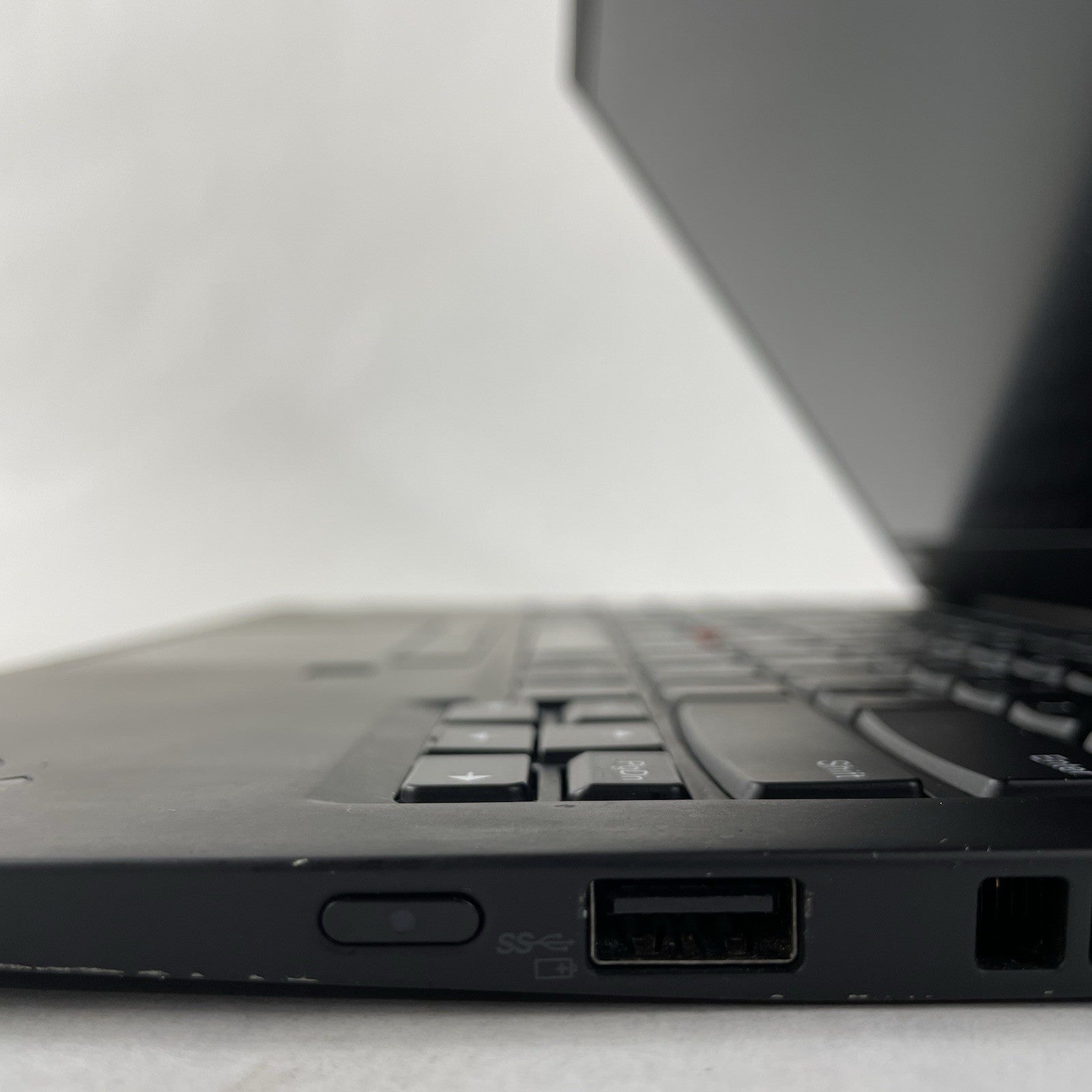 Lenovo ThinkPad X1 Carbon 7Gen i7-8565U 1.8GHz 16GB RAM No SSD/OS/AC/Batt - READ6