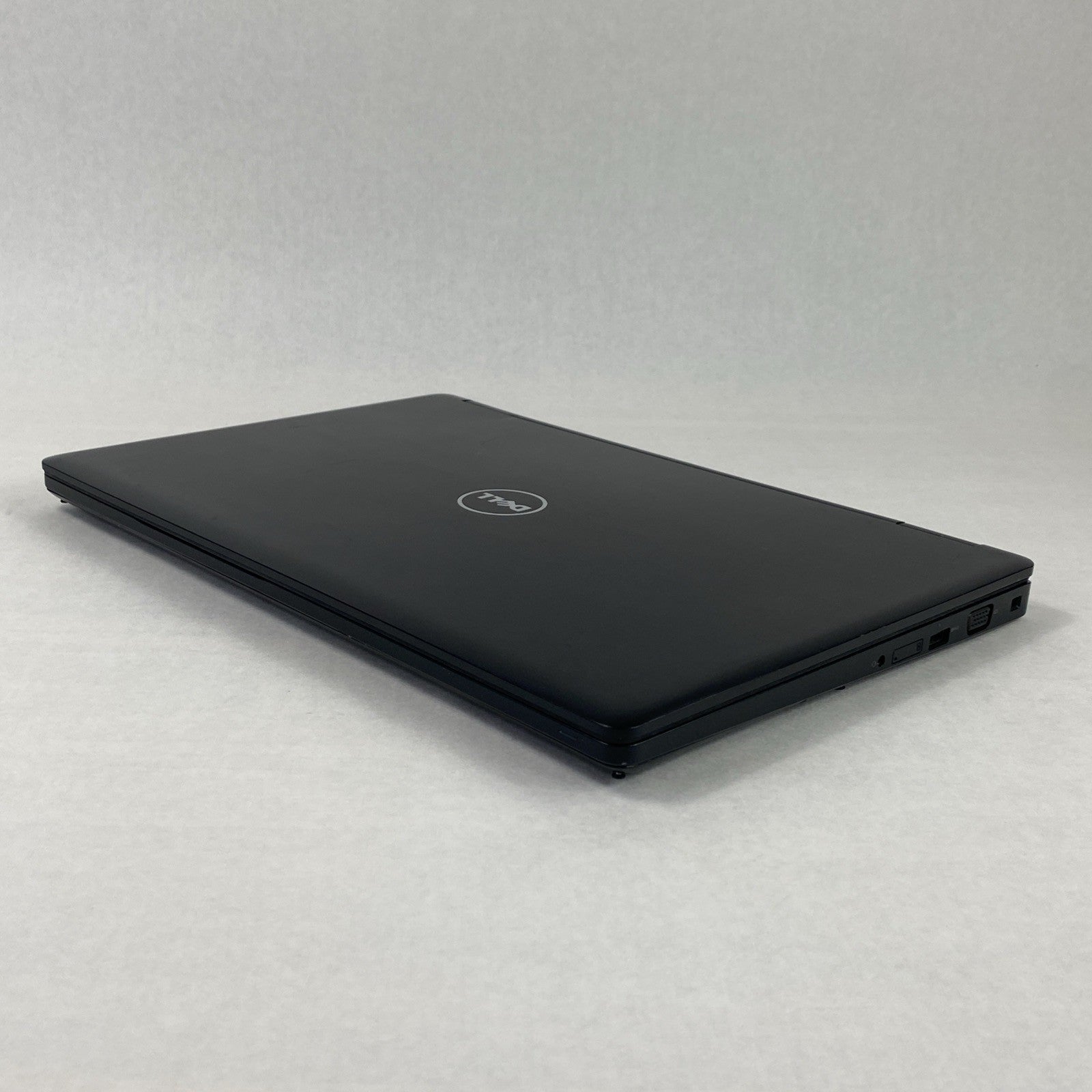 Dell Latitude 5580 Core i5-7300U 2.60 GHz 8 GB RAM 15.6" No Battery No HDD No OS