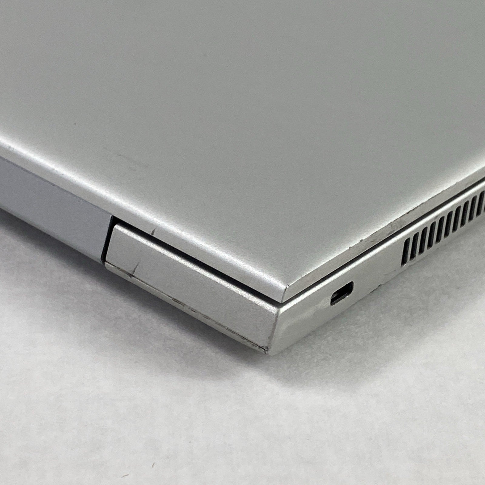 HP EliteBook 840 G5 Core i5-7200U 2.50 GHz 8GB RAM 15.6" No Battery No HDD No OS