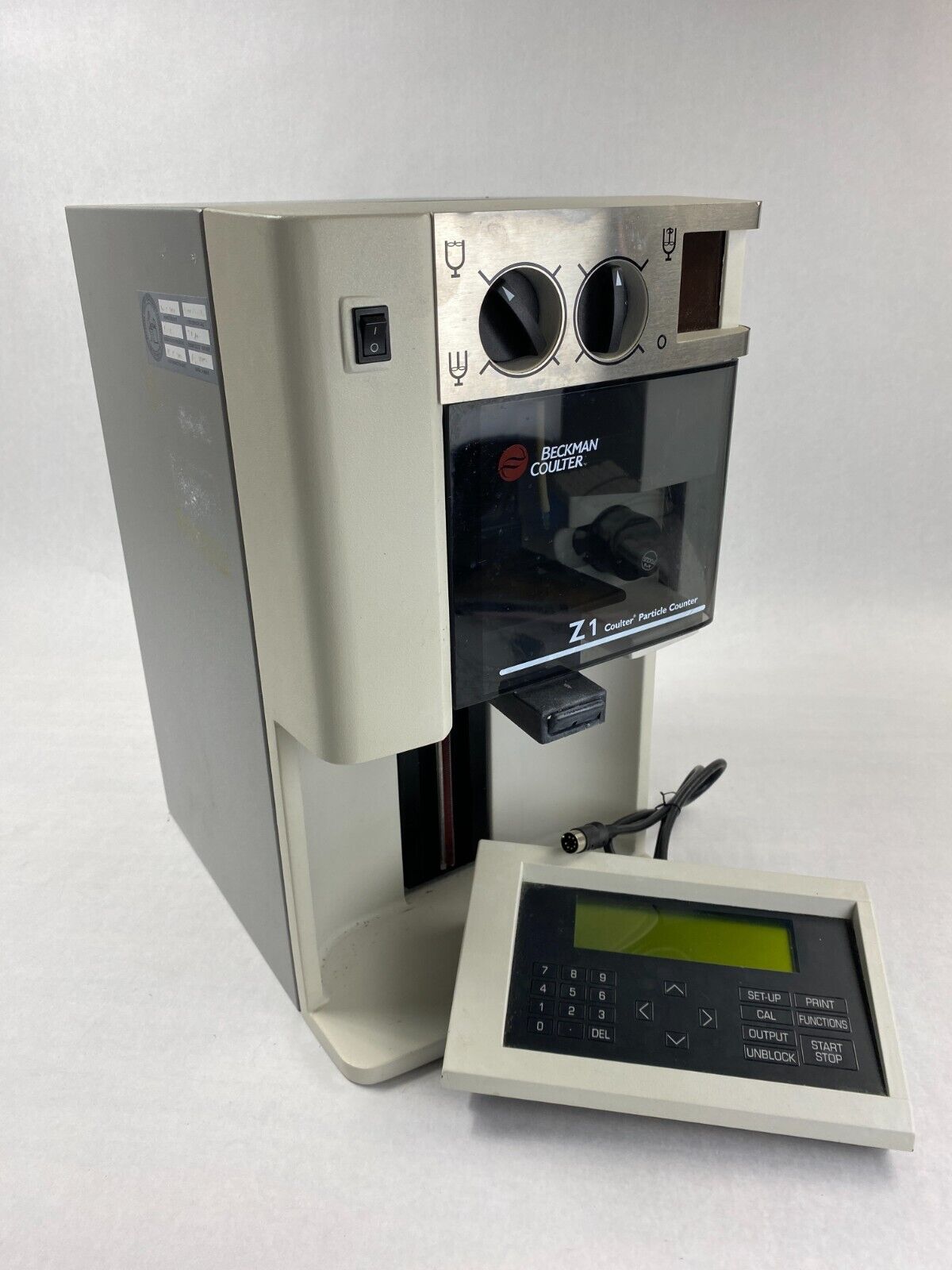 Beckman Coulter Z1 Coulter Particle Counter 6605698 W/ Controller