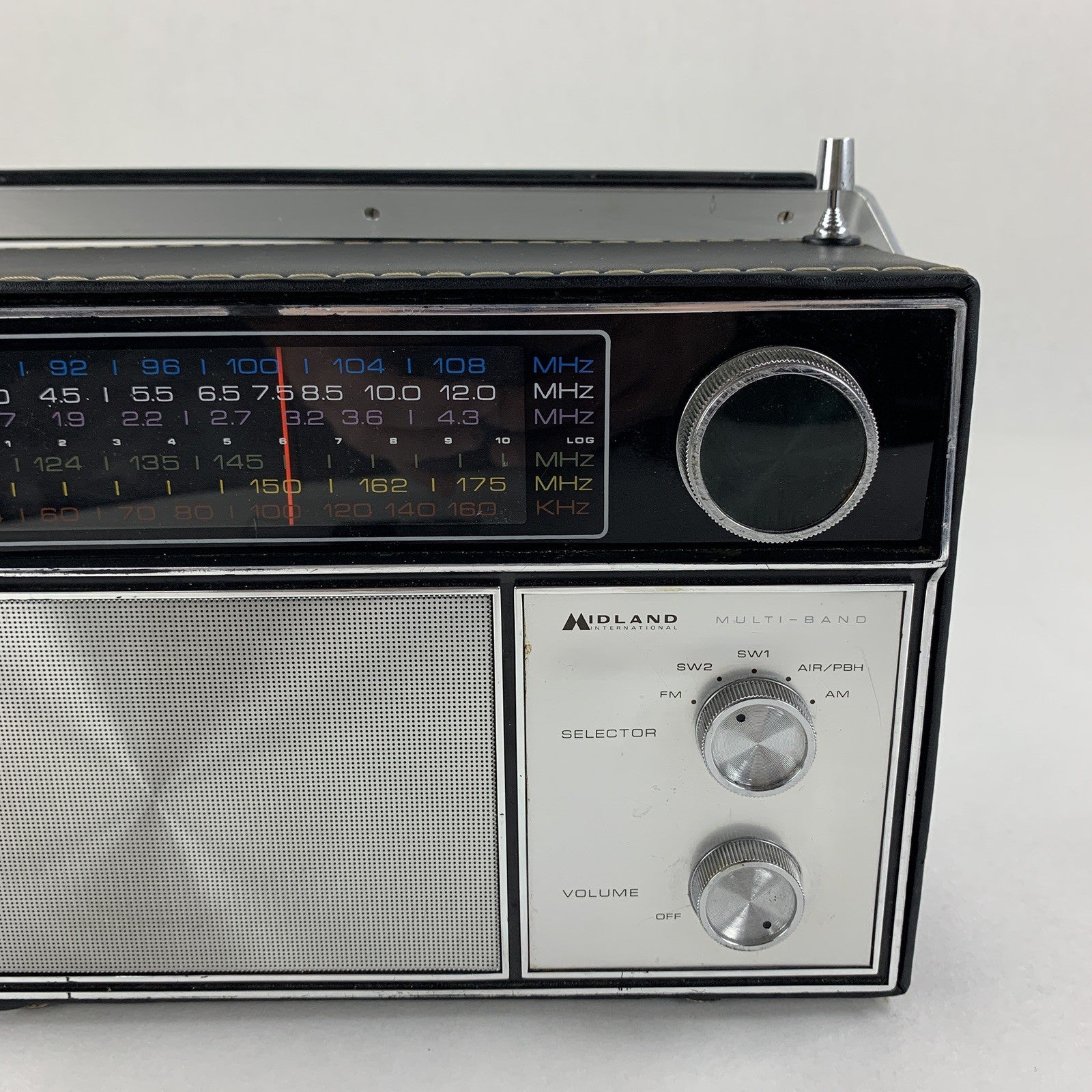 Midland 10-544 Multi Band Vintage Radio Powers On