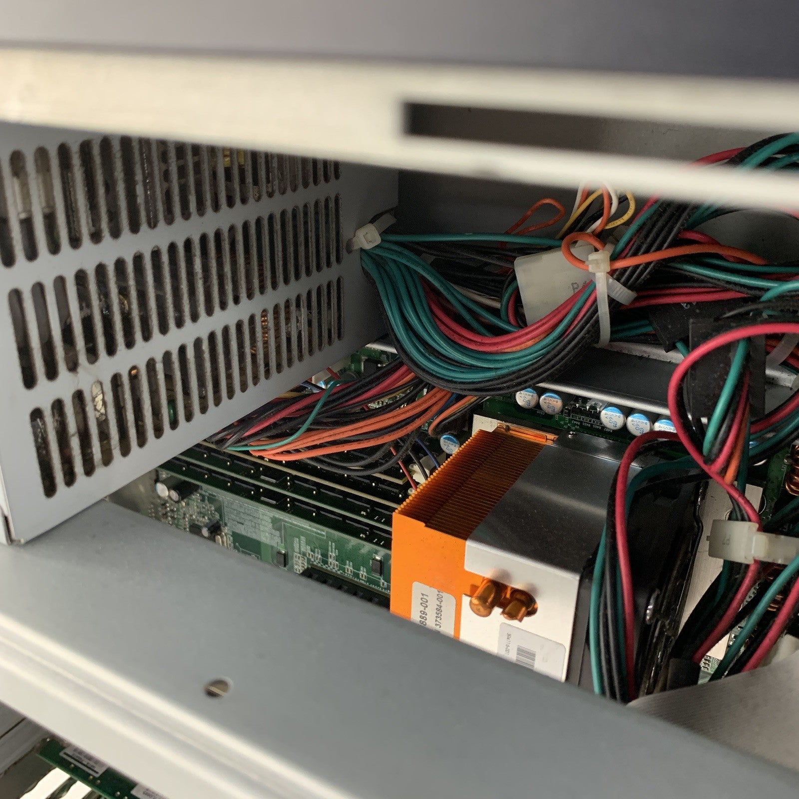 HP Proliant ML150 G2 Tower Server 1x Xeon 3.0 GHz 3 GB Ram No OS No HDD