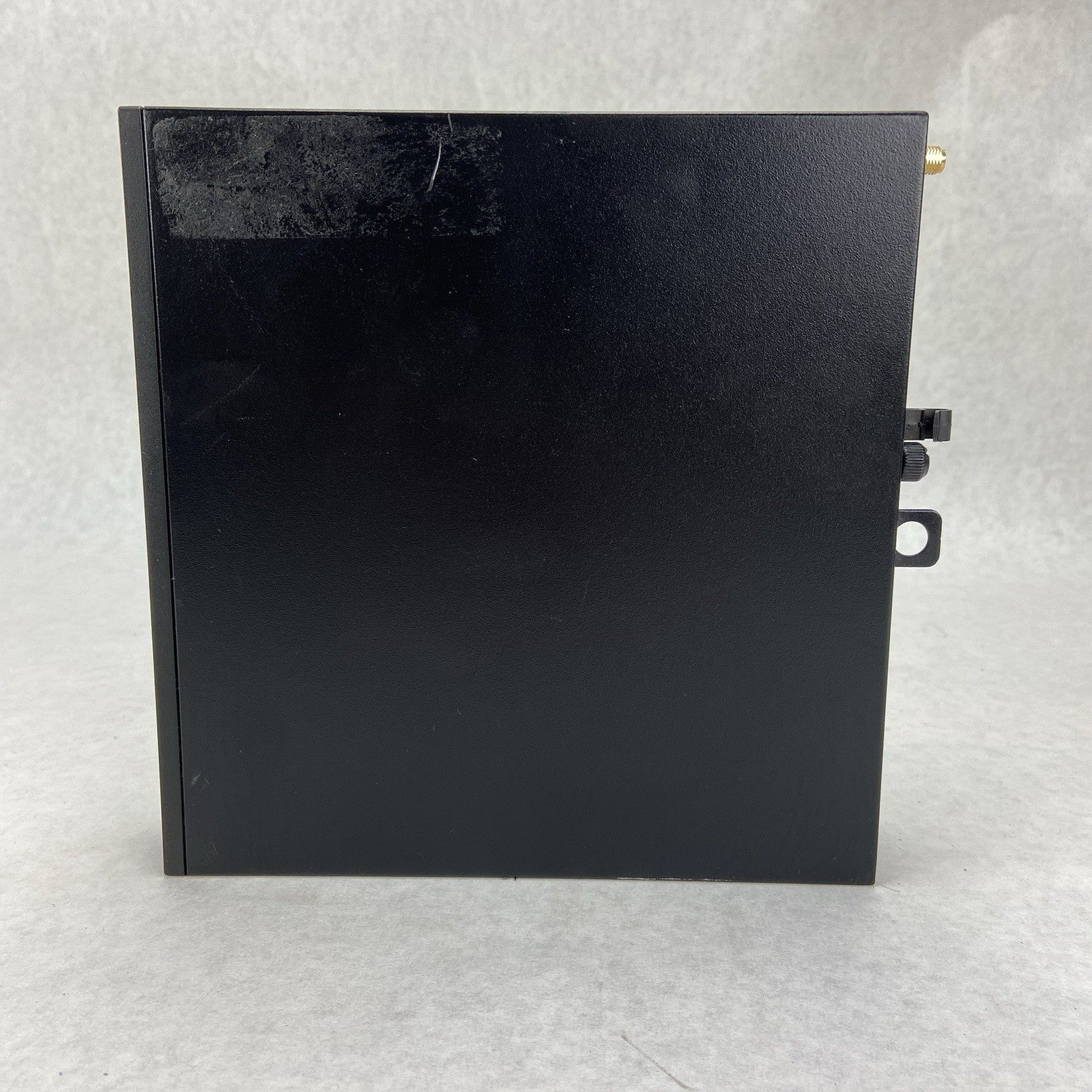 Dell Optiplex 3070 Micro Intel core i5-9500T 2.2GHz 8GB RAM w/AC No HDD/OS6