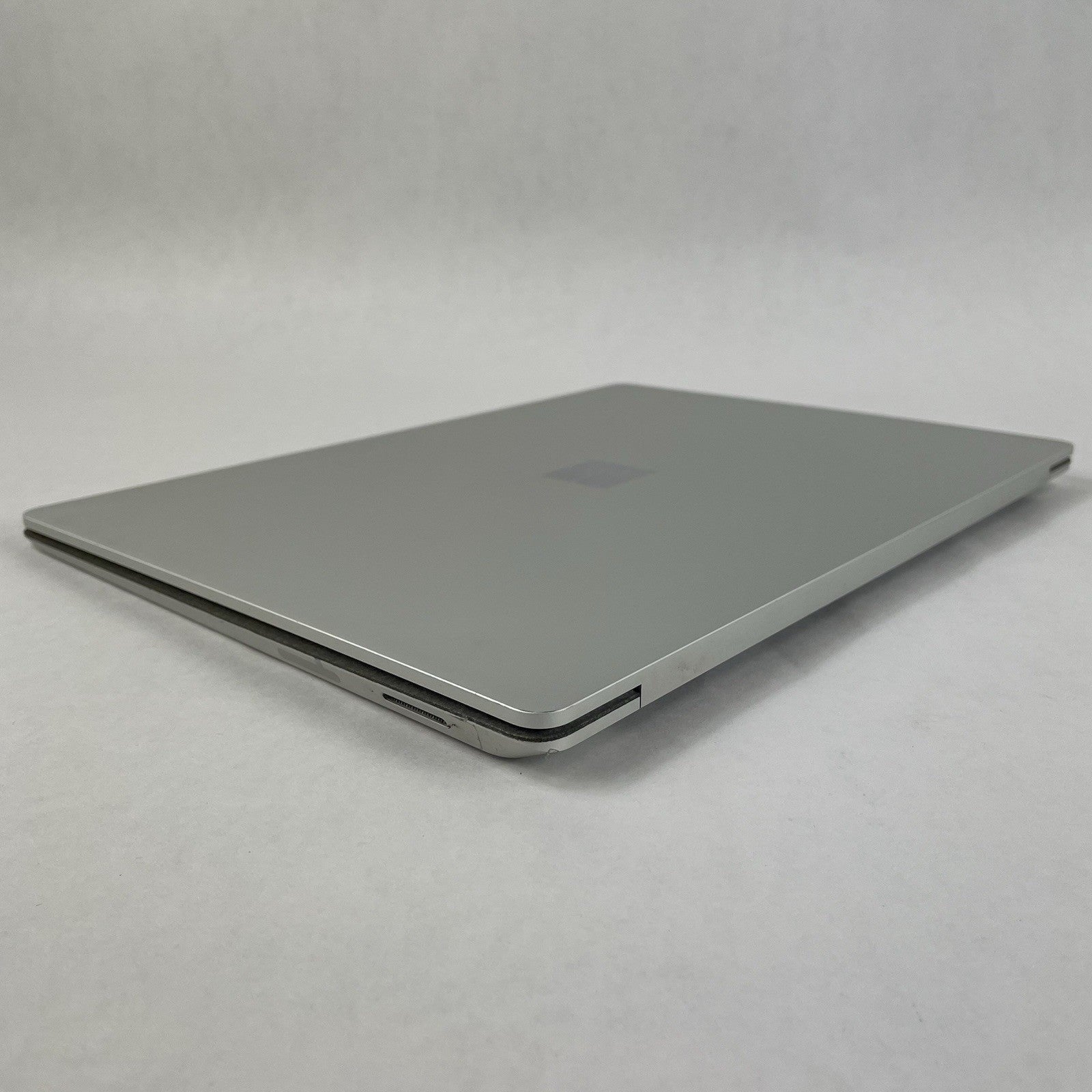 Microsoft Surface 13.3" i7-7660U 2.50 GHz 8 GB RAM 256GB SSD Win11 - READ9