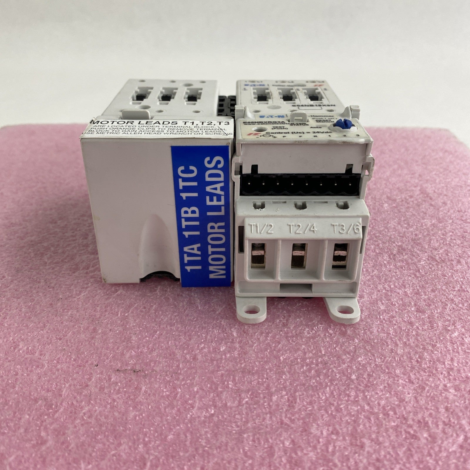 Eaton E04NB18X3N Contactor with Relay E06NBXRG3A 1