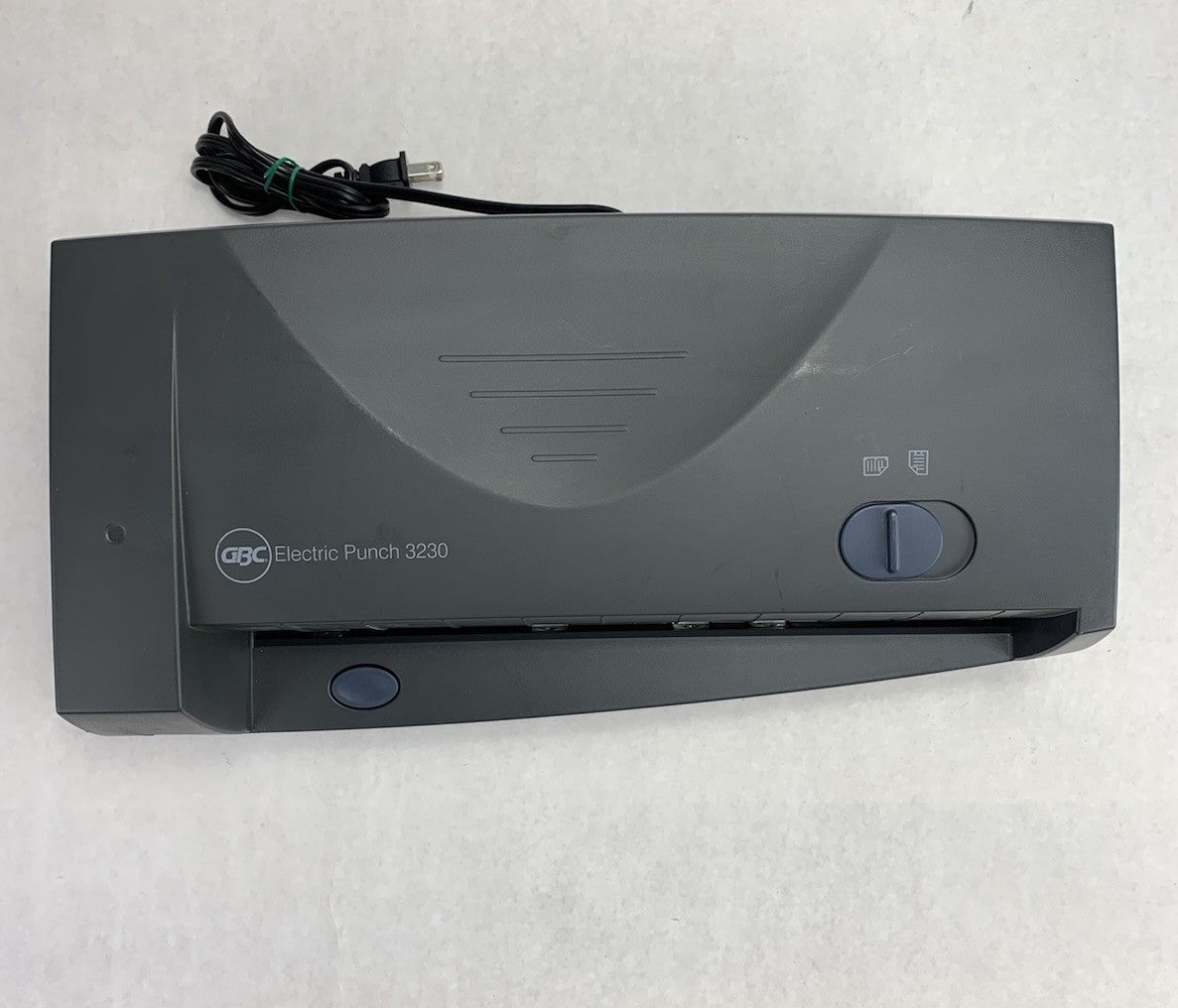 GBC Electric Punch 3230 - Tested6