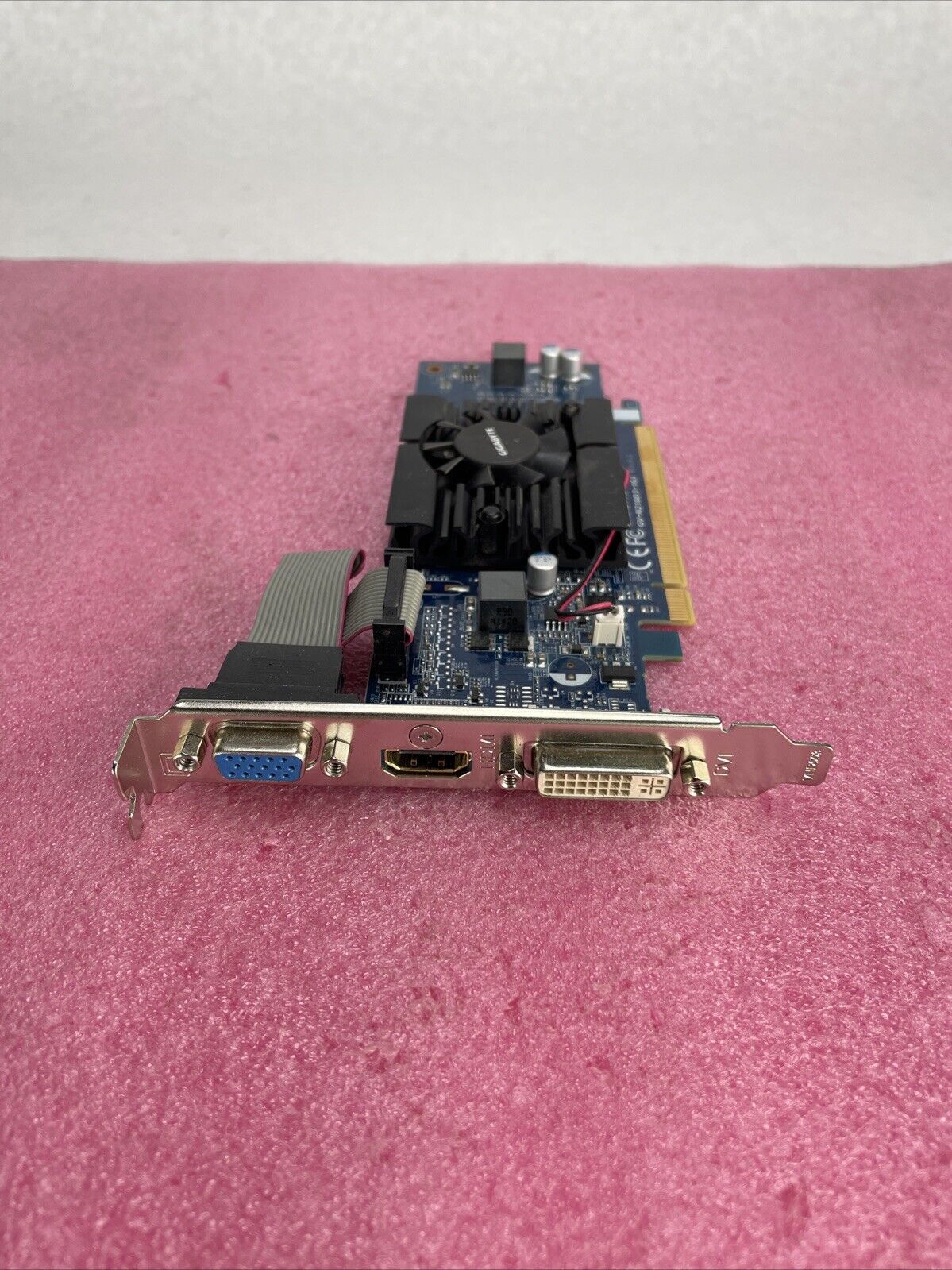Gigabyte GV-N210D3-1GI NVIDIA GeForce 210 1GB GDDR3 PCIe Graphics Card