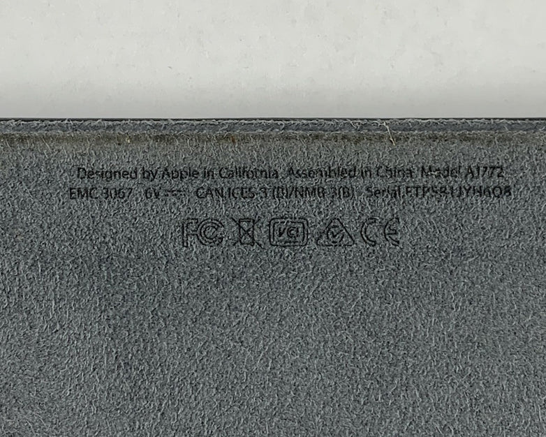 Apple A1772 QWERTY Keyboard Folio For Apple IPad Pro - Untested