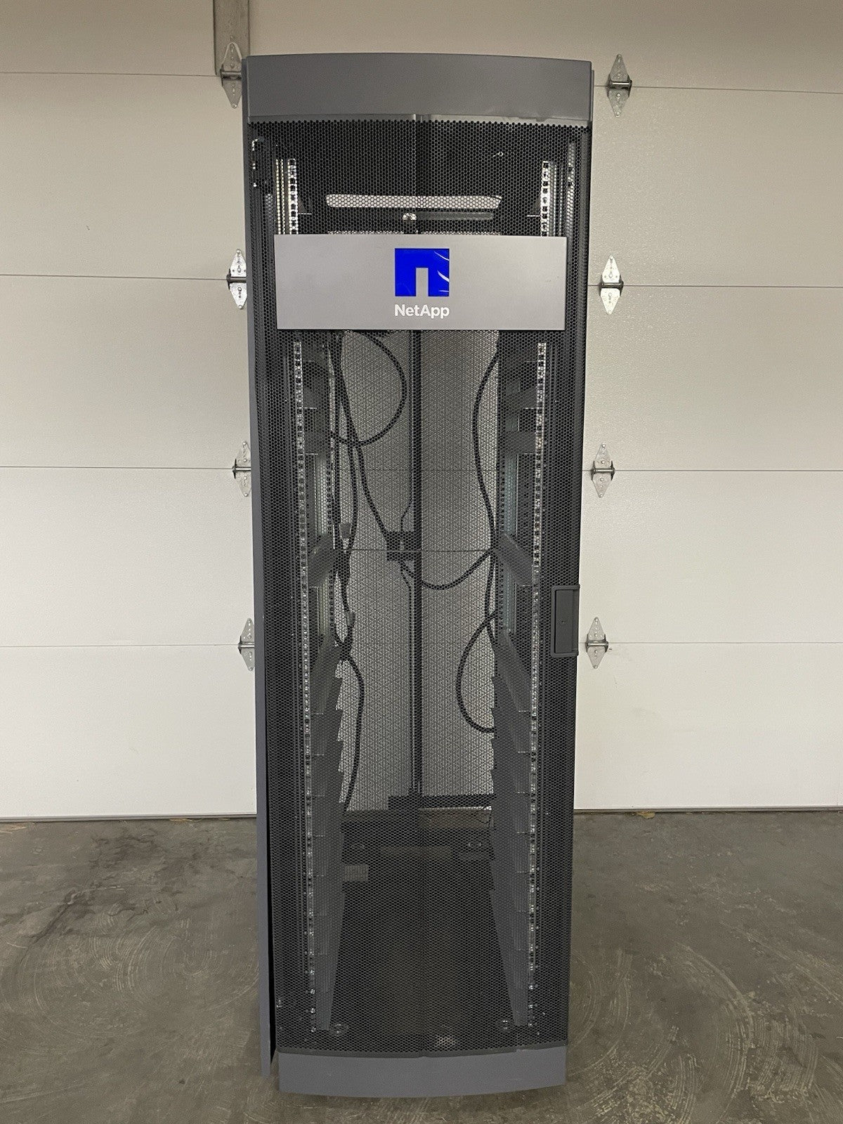NETAPP NAC-0501 Server Rack Cabinet Unlocked With Keys