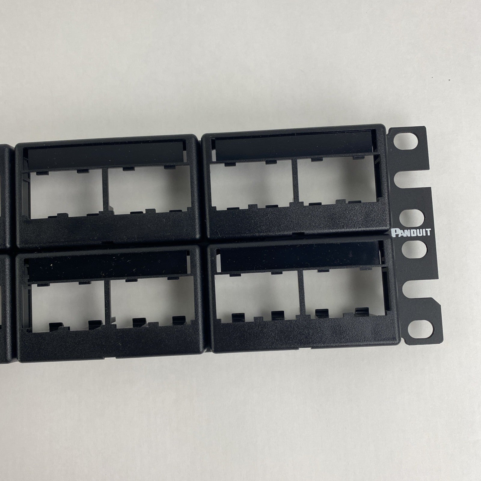 Panduit CPPL48WBLY Patch Panel Mini-Com Rack Mt 48 Port4