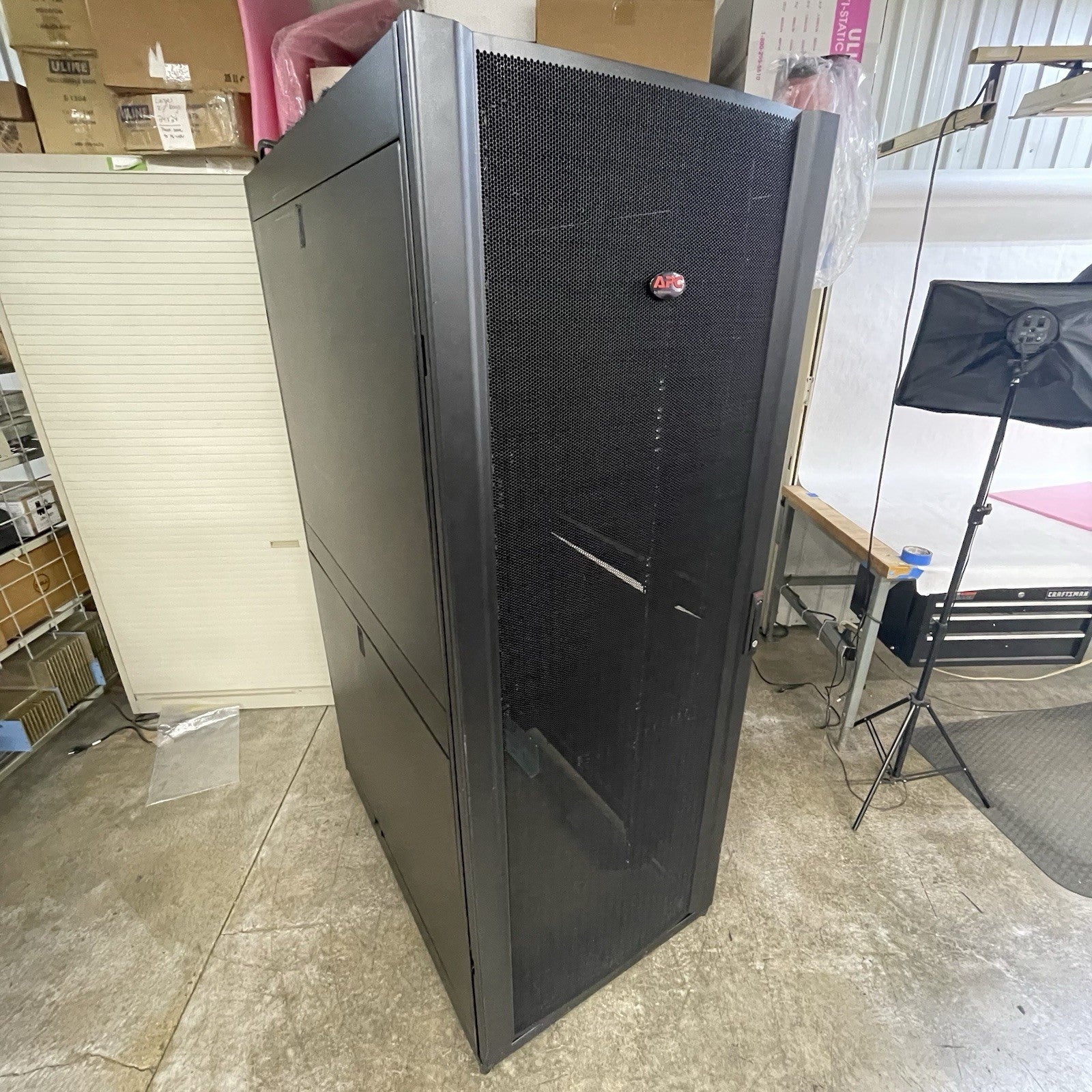 APC E242296 NetShelter SX 42U Server Rack 19" Enclosure Cabinet No Key