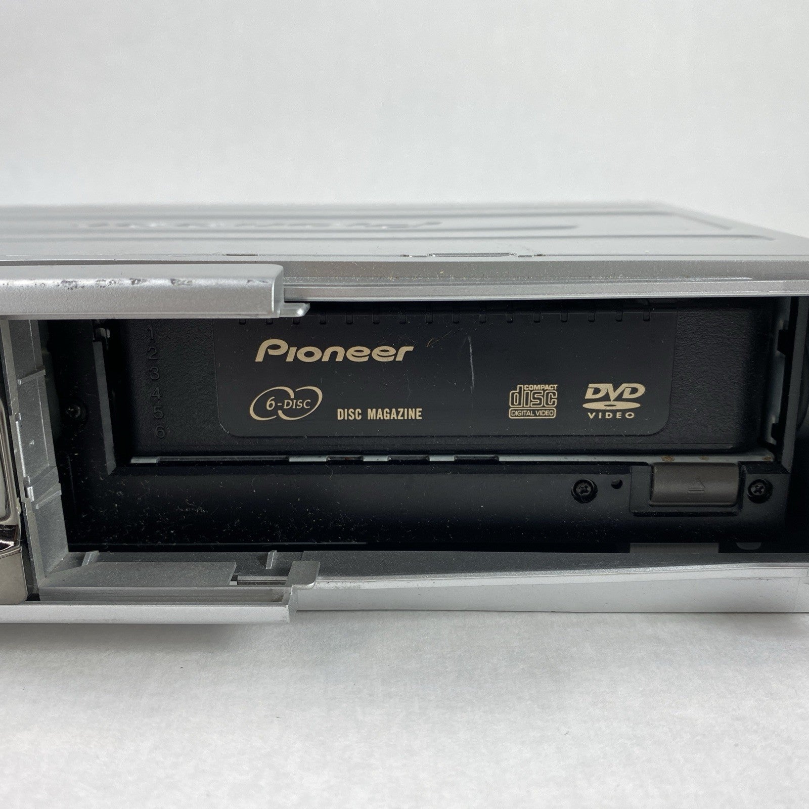 Pioneer Premier CDX-P686 6-Disc CD Changer Untested