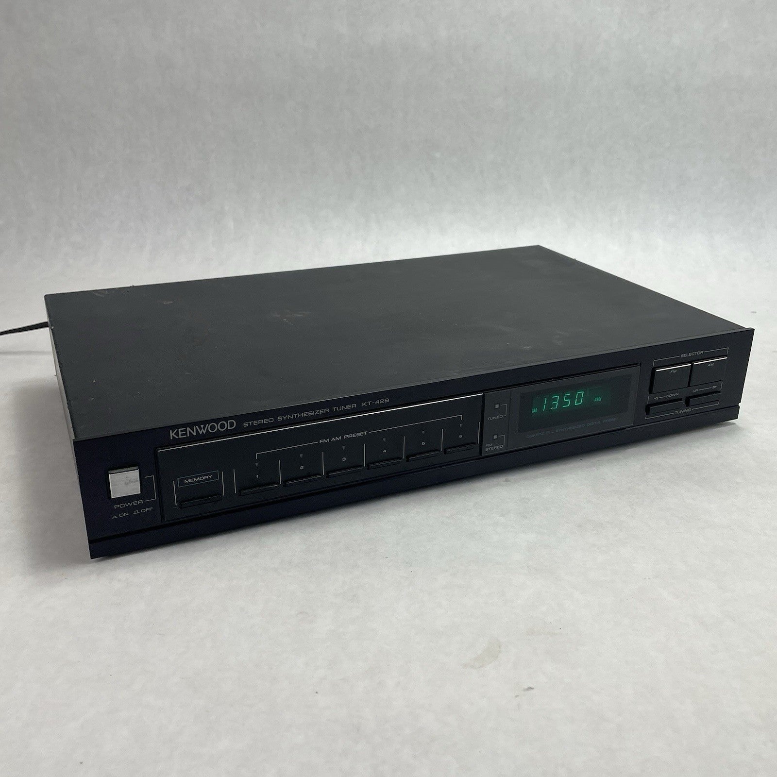 Kenwood KT-42B Stereo Synthesizer AM/FM Digital Preset Tuner RCA Black0