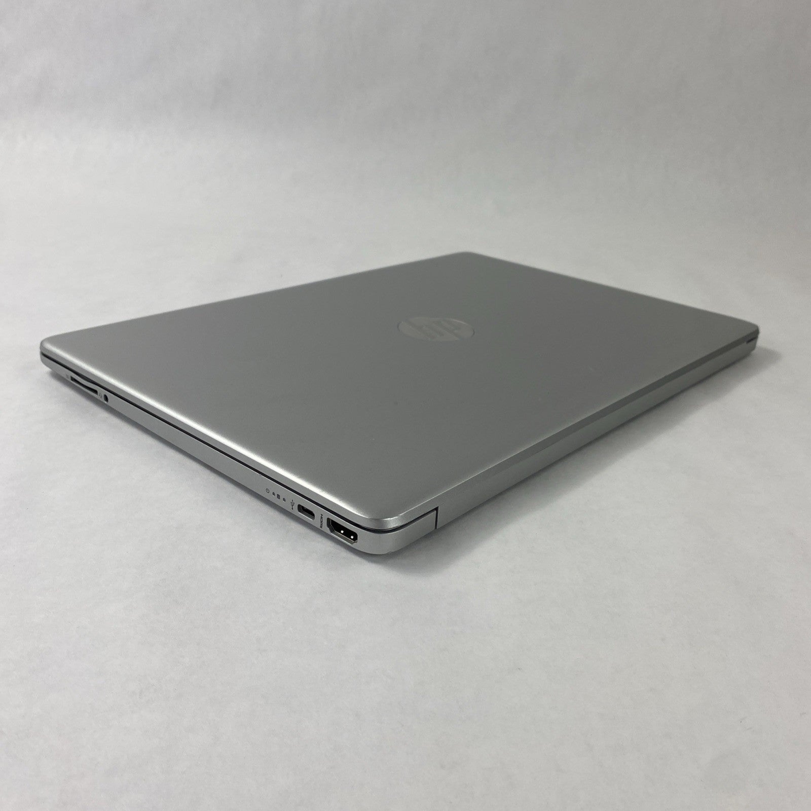 HP Laptop 15-dy1043dx 15.6" Touch Core i5-1035G1 1.00 GHz 16 GB RAM No SSD No OS