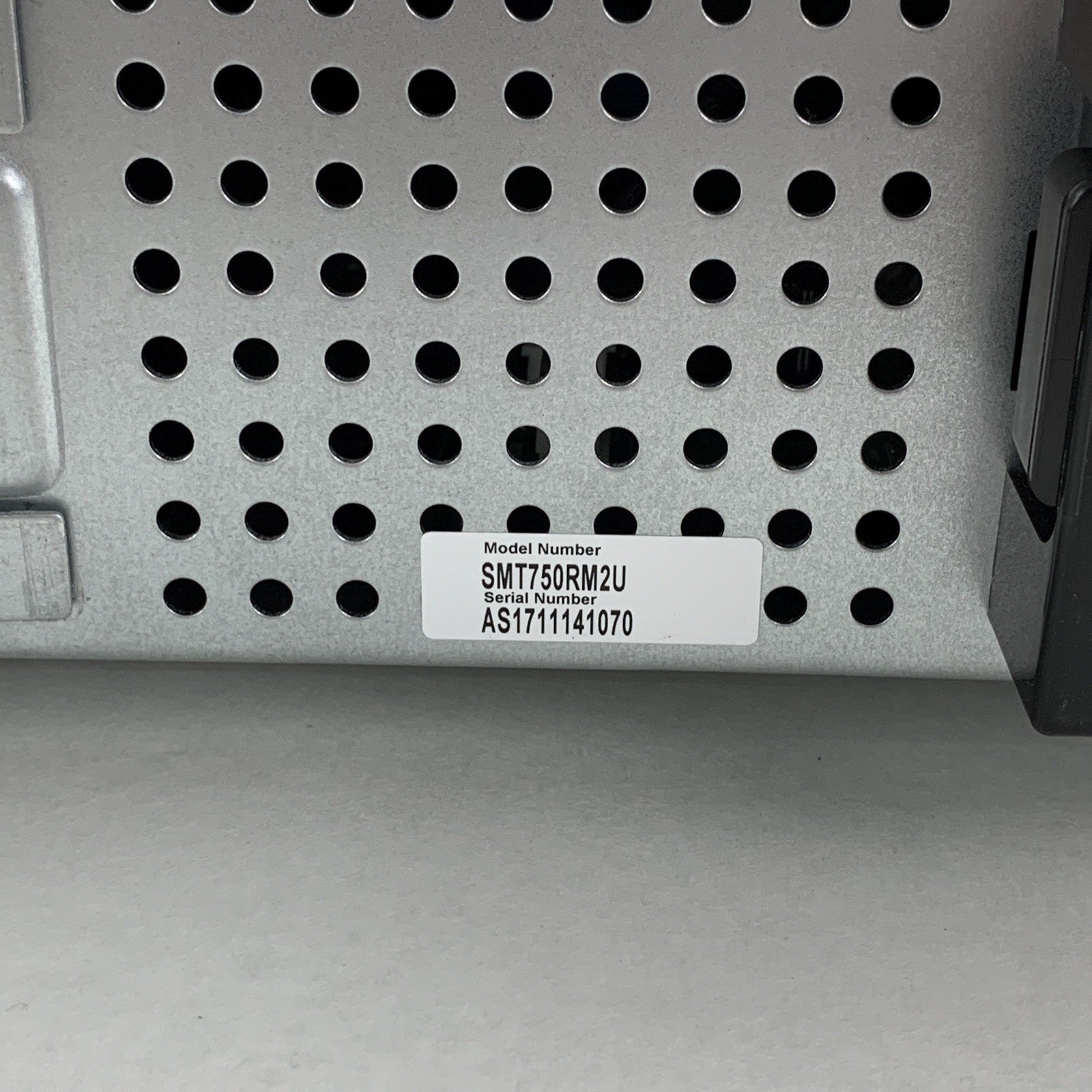 APC SMT750RM2U Line Interactive Rackmount Smart-UPS  No Battery Tested