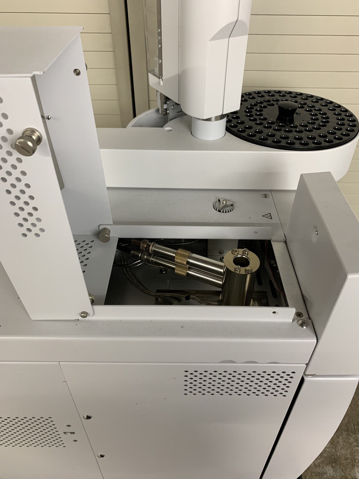 Bruker 430-GC Gas Chromatograph w/ Varian CP8400 Autosampler Powers Tested