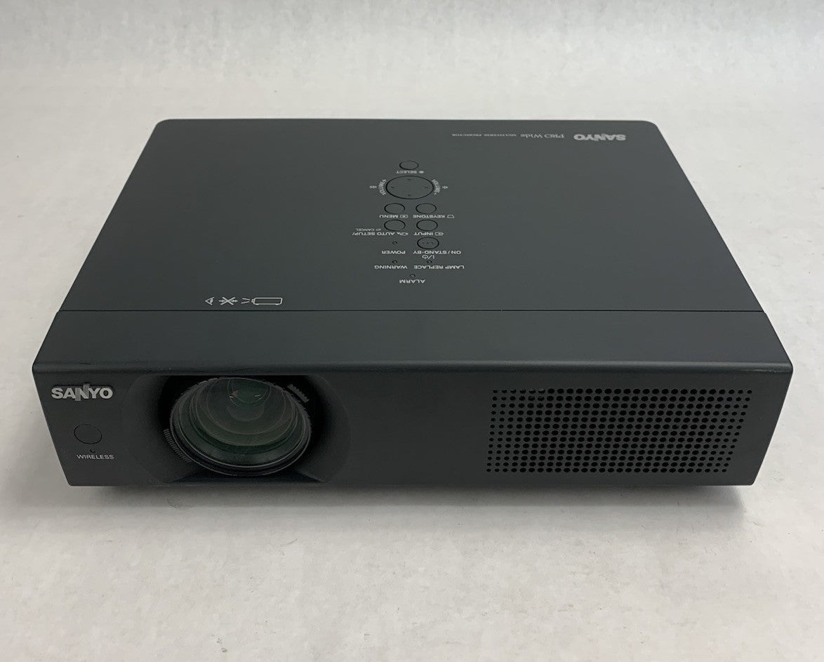 Sanyo PLC-WXU30 LCD Lamp Projector - Needs New Lamp No Remote1