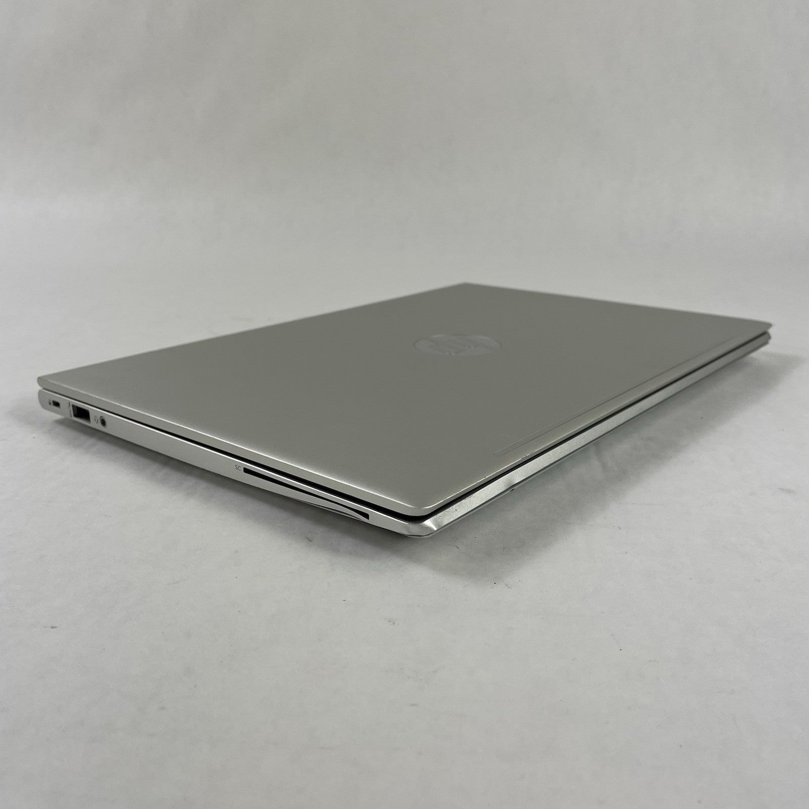 HP ProBook 630 G8 13.3" i7-1165G7 2.80 GHz 8 GB RAM No SSD No OS - Dinged Corner13