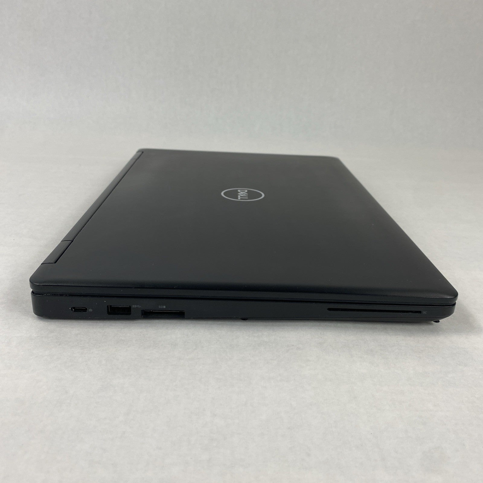 Dell Latitude 5590 Core i7-8650U 1.90 GHz 8GB RAM 15.6" No HDD No OS