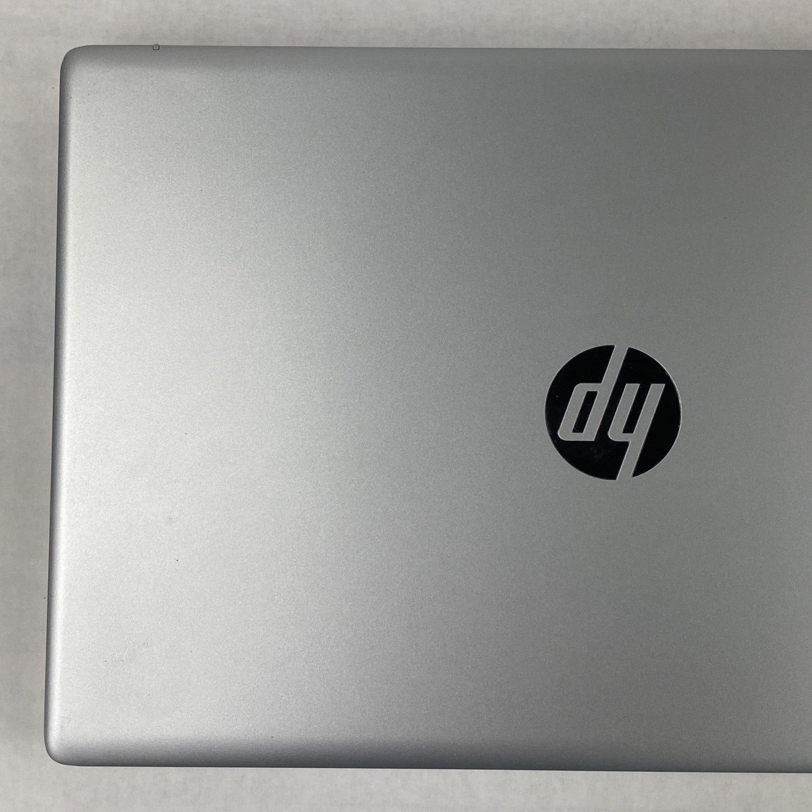 HP Laptop 17-cp1035cl AMD Ryzen 5 5625U 2.30 GHz 16 GB 17.3" No HDD No OS