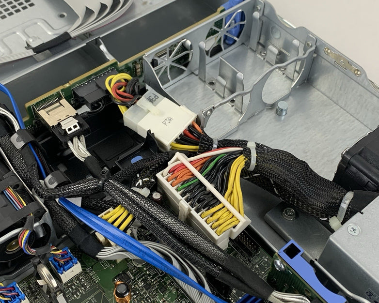 Dell PowerEdge R410 1U Server 2x Xeon E5620 2.4 GHz 8 GB Ram No OS No HDD