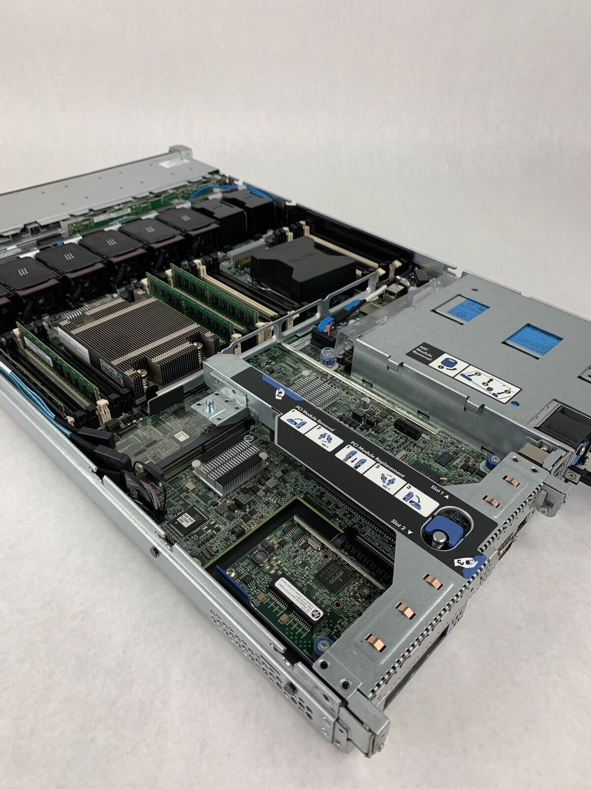 HP ProLiant DL360p Gen8 Quad-Core Xeon E5-2603 V2 1.8 GHz 32 GB RAM No OS No HDD