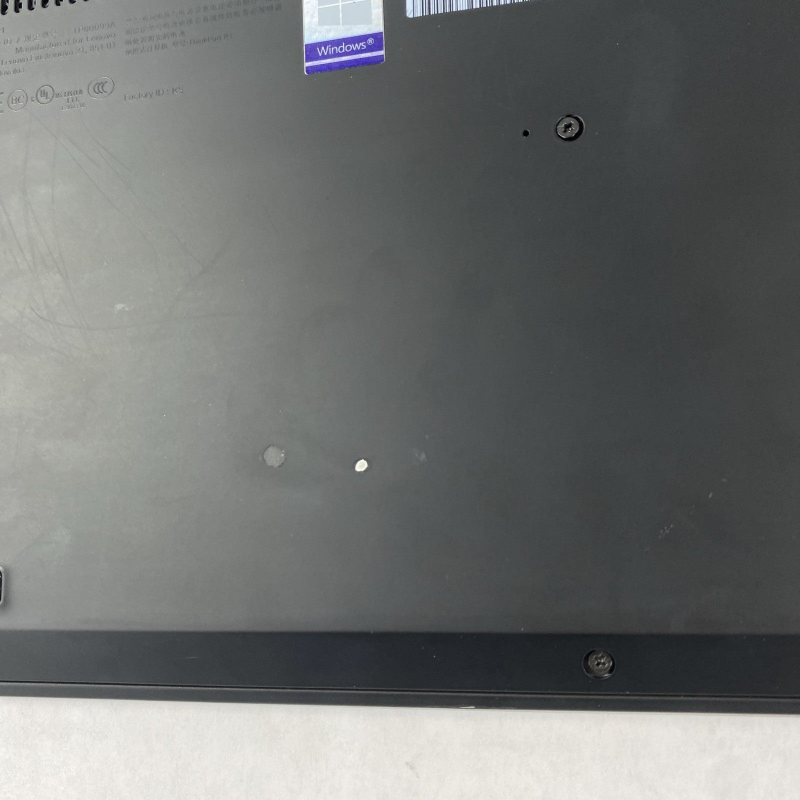 Lenovo ThinkPad P1 15.6" Touch Xeon E 2176M 2.70 GHz 16 GB RAM No HDD No OS