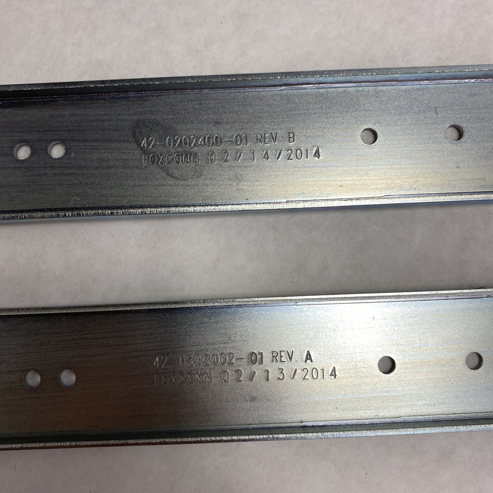 Foxconn/Brocade 42-0202402-01/42-0202400-01 1U Rail Set 2