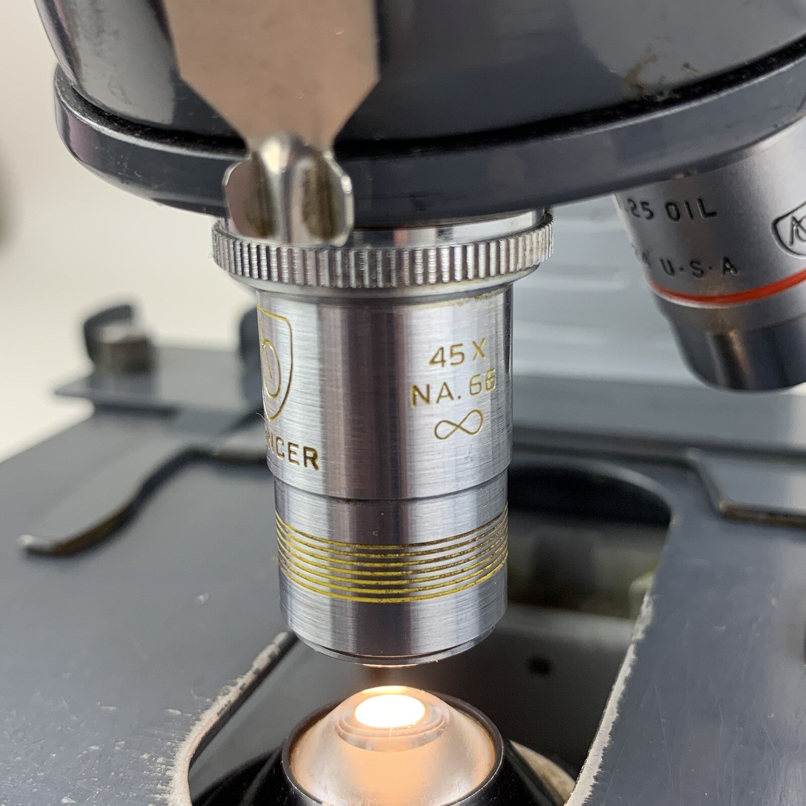 American 1037 Spencer Laboratory Microscope 100/1.25, Oil 10/.25, 45x NA 56