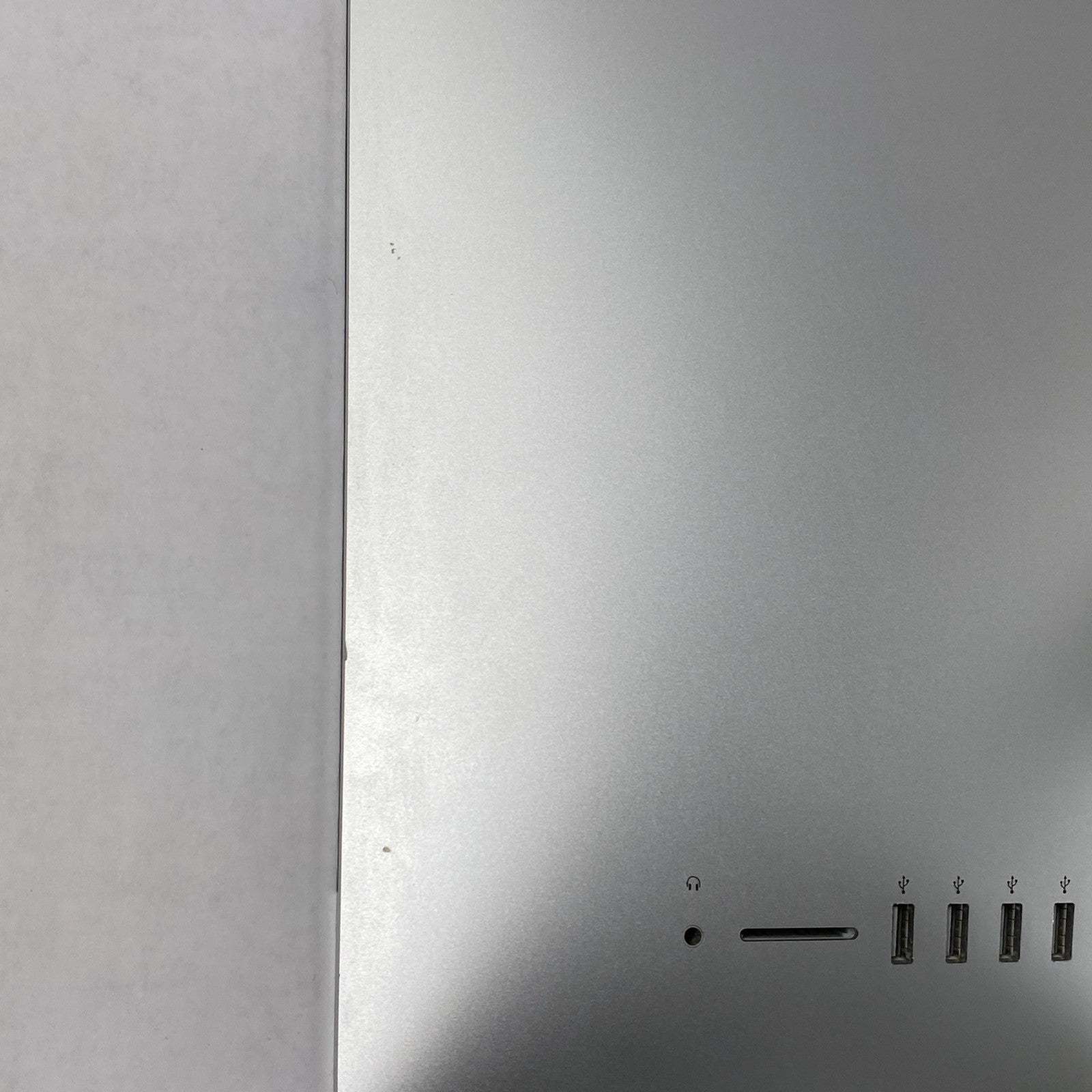 Apple A1418 iMac 21.5" 2014 1.4 GHz i5 8 GB RAM 500GB HDD macOS 11.7.1