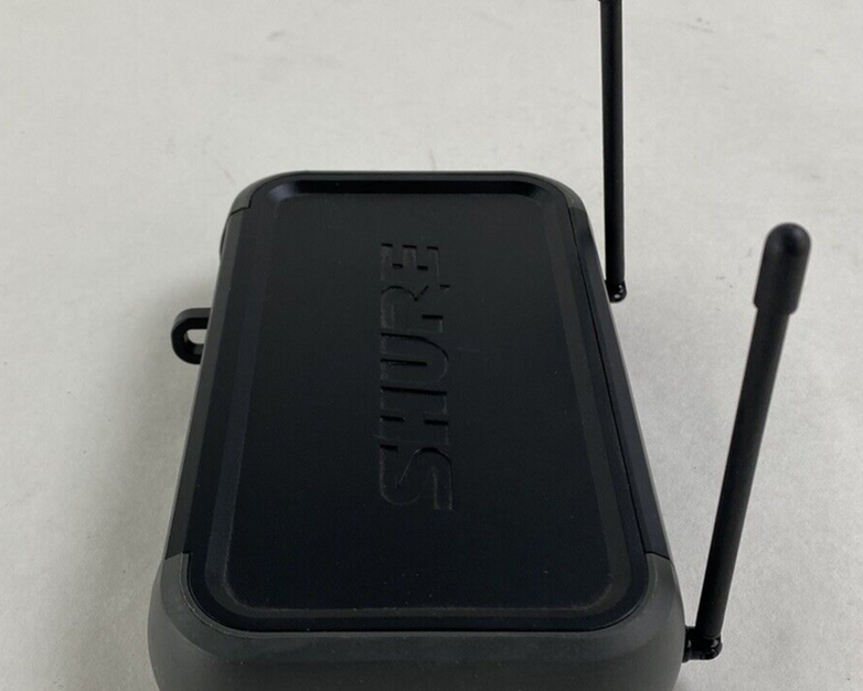 Shure PGX4 Wireless Receiver H6 524-542 MHz For Parts or Repair