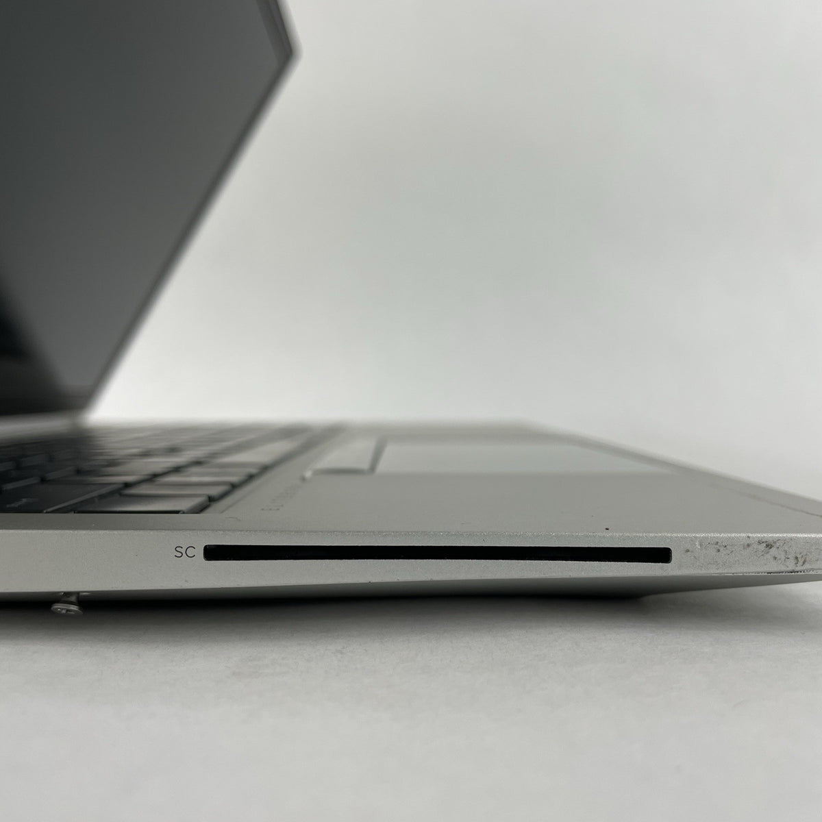 HP EliteBook 850 G8 15.6" i5-1145G7 2.60 GHz 8 GB RAM No SSD/OS/AC/Batt - Bottom6