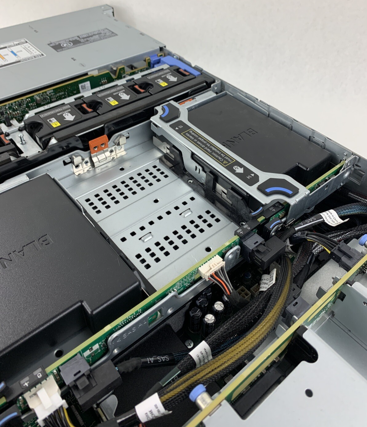 Dell  VxRail S570 Server 2x Gold 5118 2.3 GHz 384 GB RAM HBA330 No OS No HDD