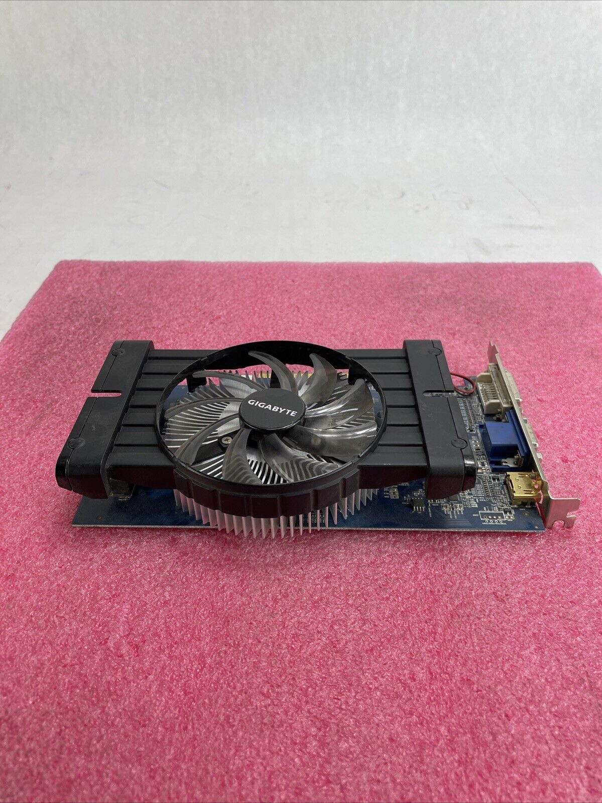 Gigabyte GV-R667D3-1GI HD6670 1GB PCIe Graphics Card