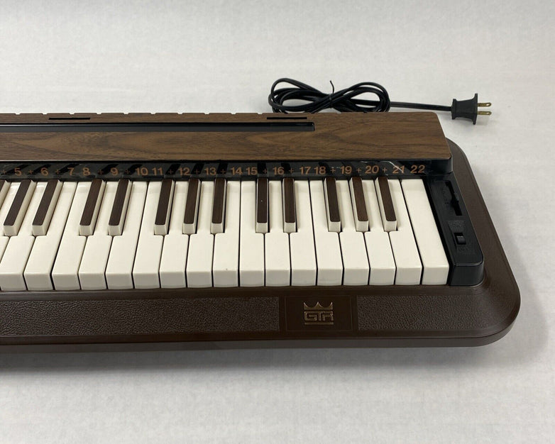 Vintage GTR 3751 16 Chord 3 Octave Electric Organ