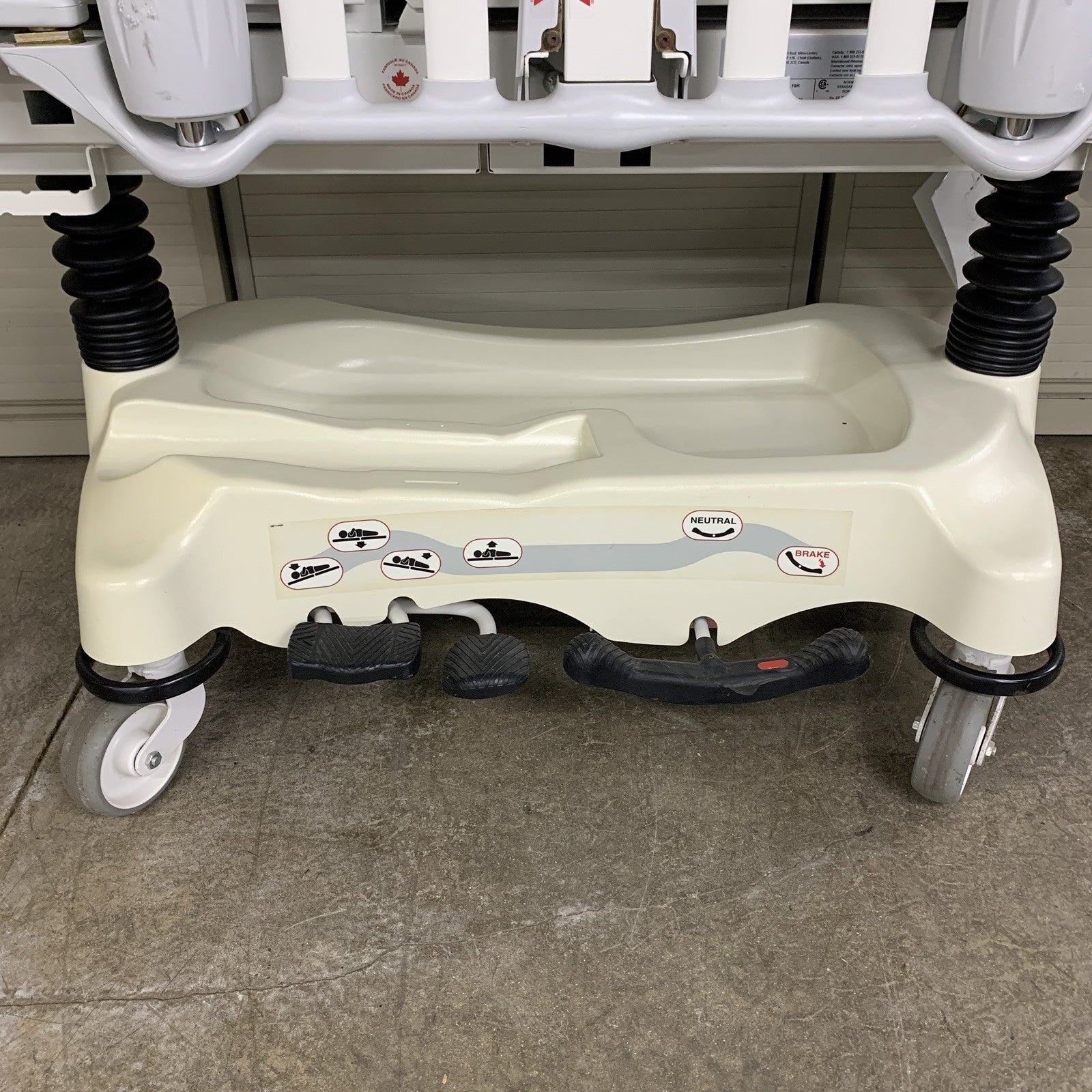 Stryker Cub FL19H Pediatric Crib with Mattress No Handles on Doors No Scale