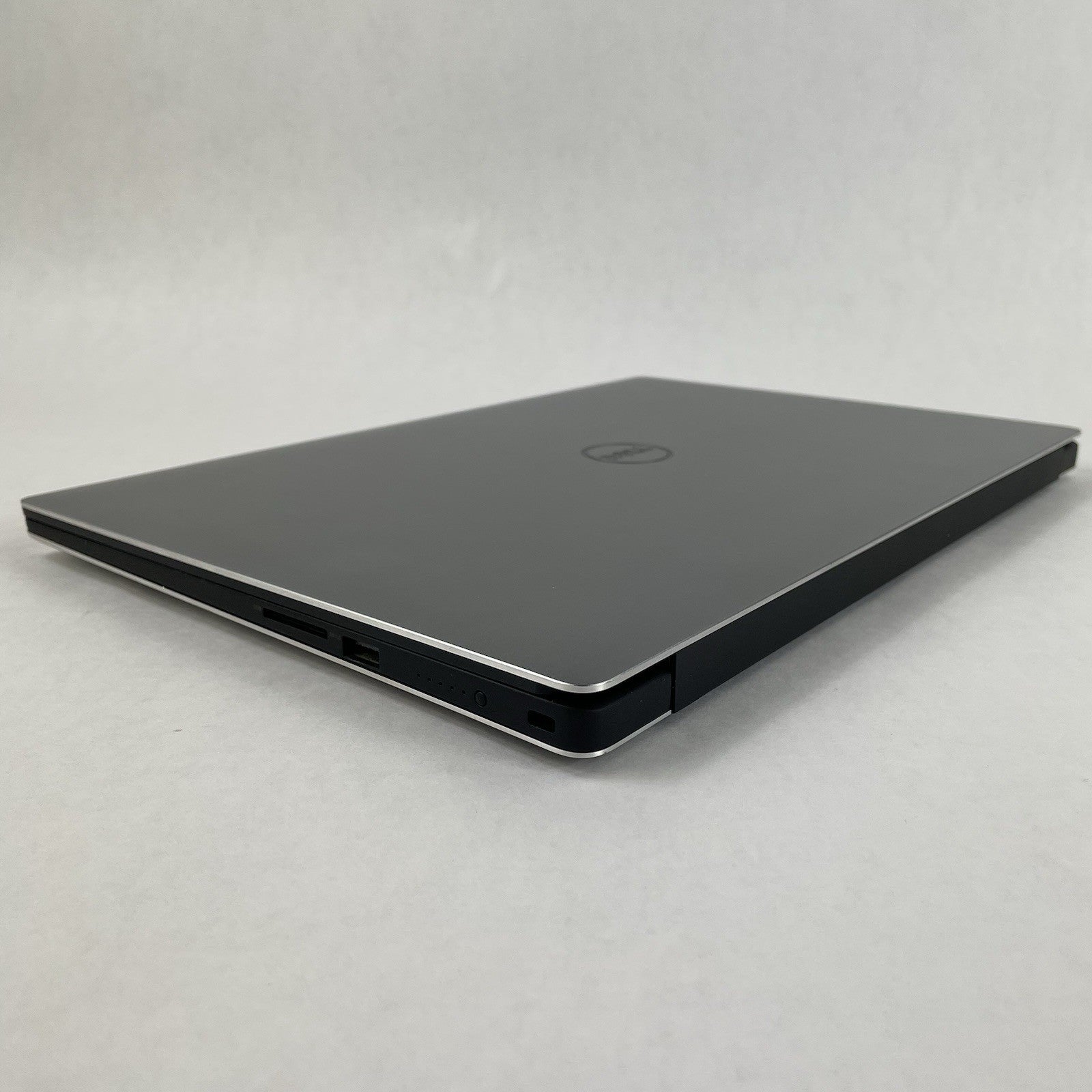 Dell Precision 5510 15.6" i7-6820HQ 2.70 GHz 8 GB RAM No SSD/OS/AC/Battery11
