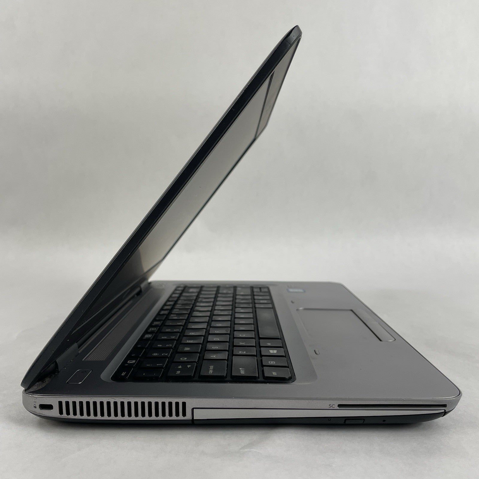 HP ProBook 640 G3 14" i5-7200U 2.50 GHz 8 GB RAM No SSD/OS/AC/Batt - Bad Corner3