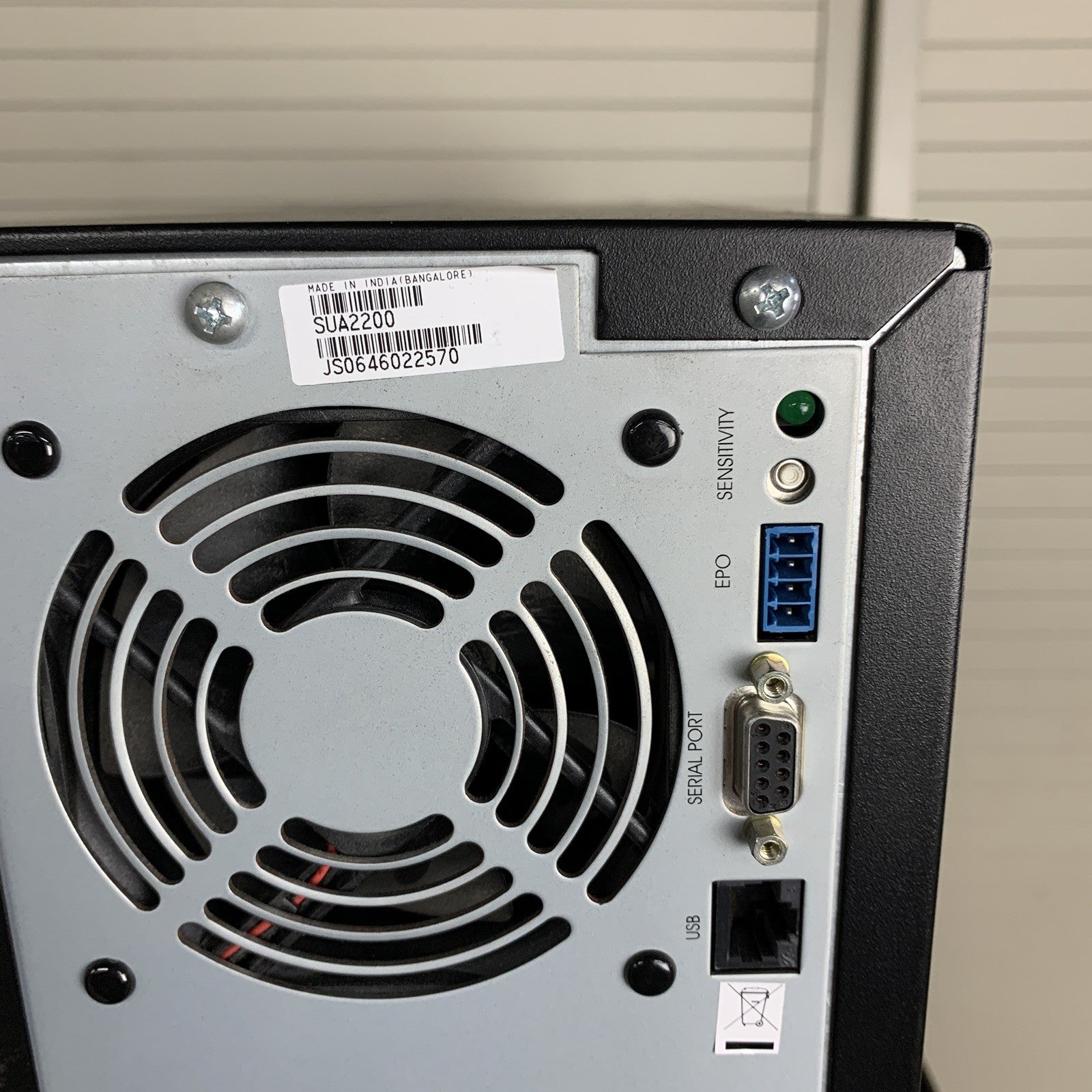 APC SUA2200 Smart-UPS 2200 UPS Tower Tested No Batteries w/ Cord