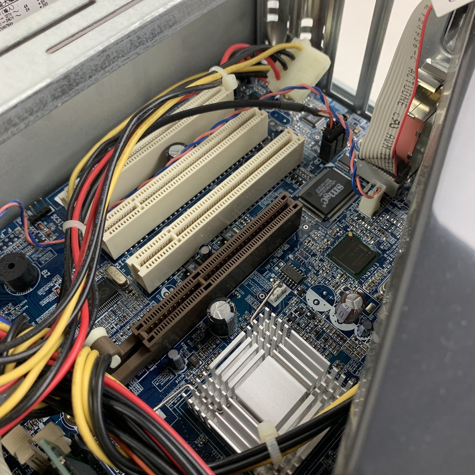 IBM Netvista 8303-42U Desktop Pentium 4 2.4 GHz 256 MB Win XP COA No OS No HDD